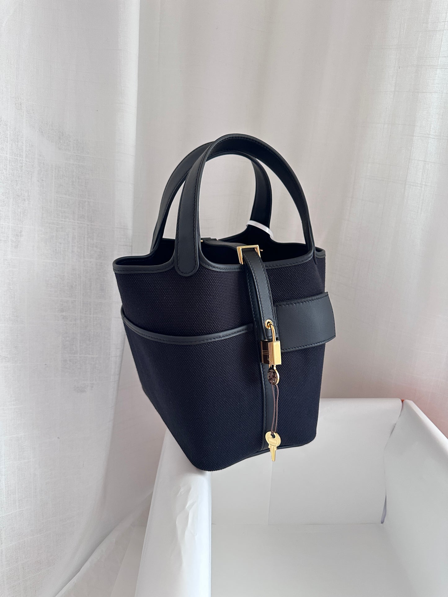 P18 Black GHW