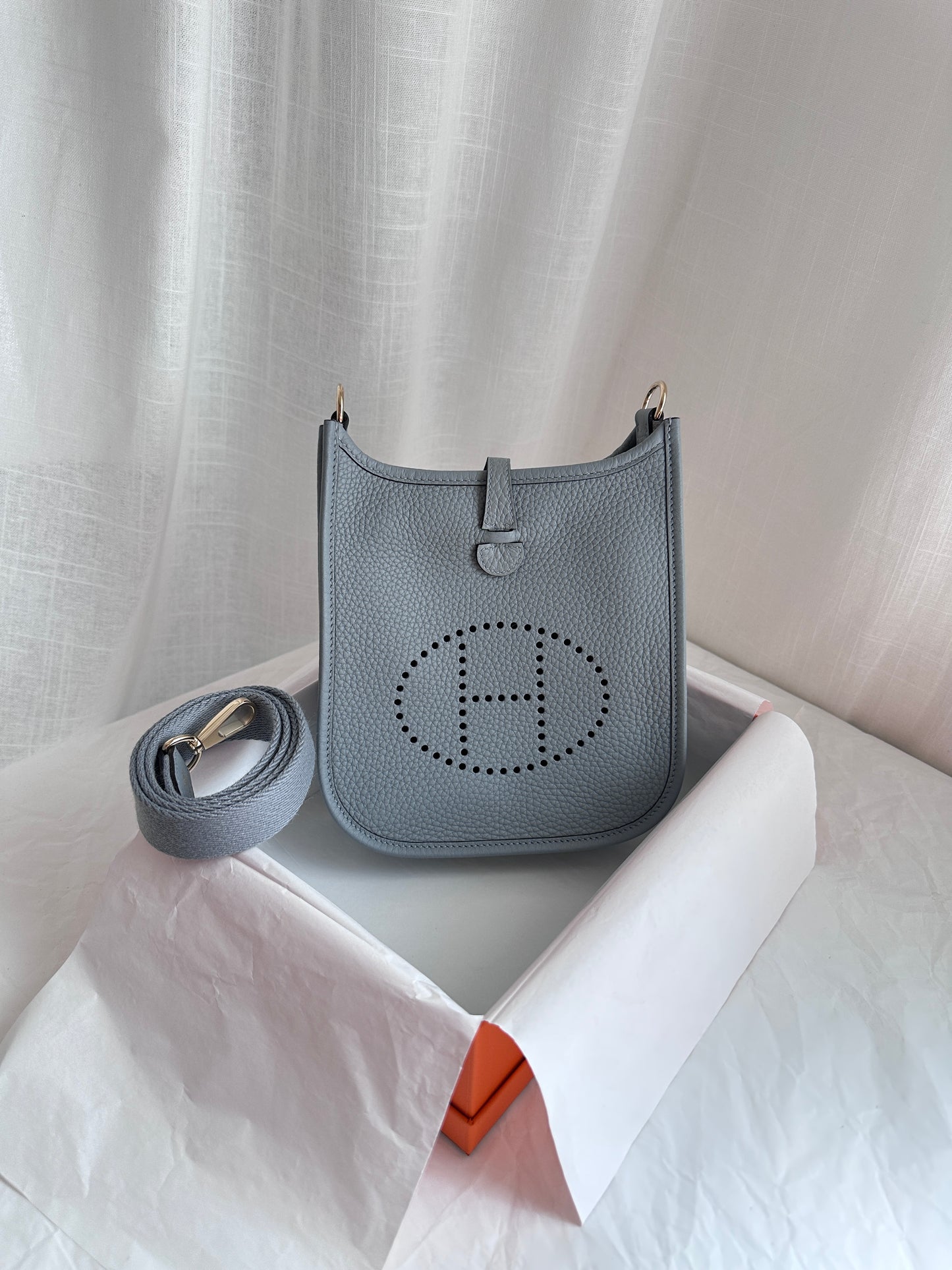 EVELYNE 16
Gris Pantin GHW