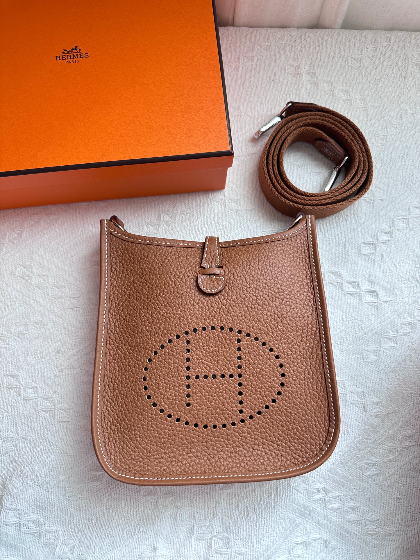 EVELYNE 16 Gold PHW