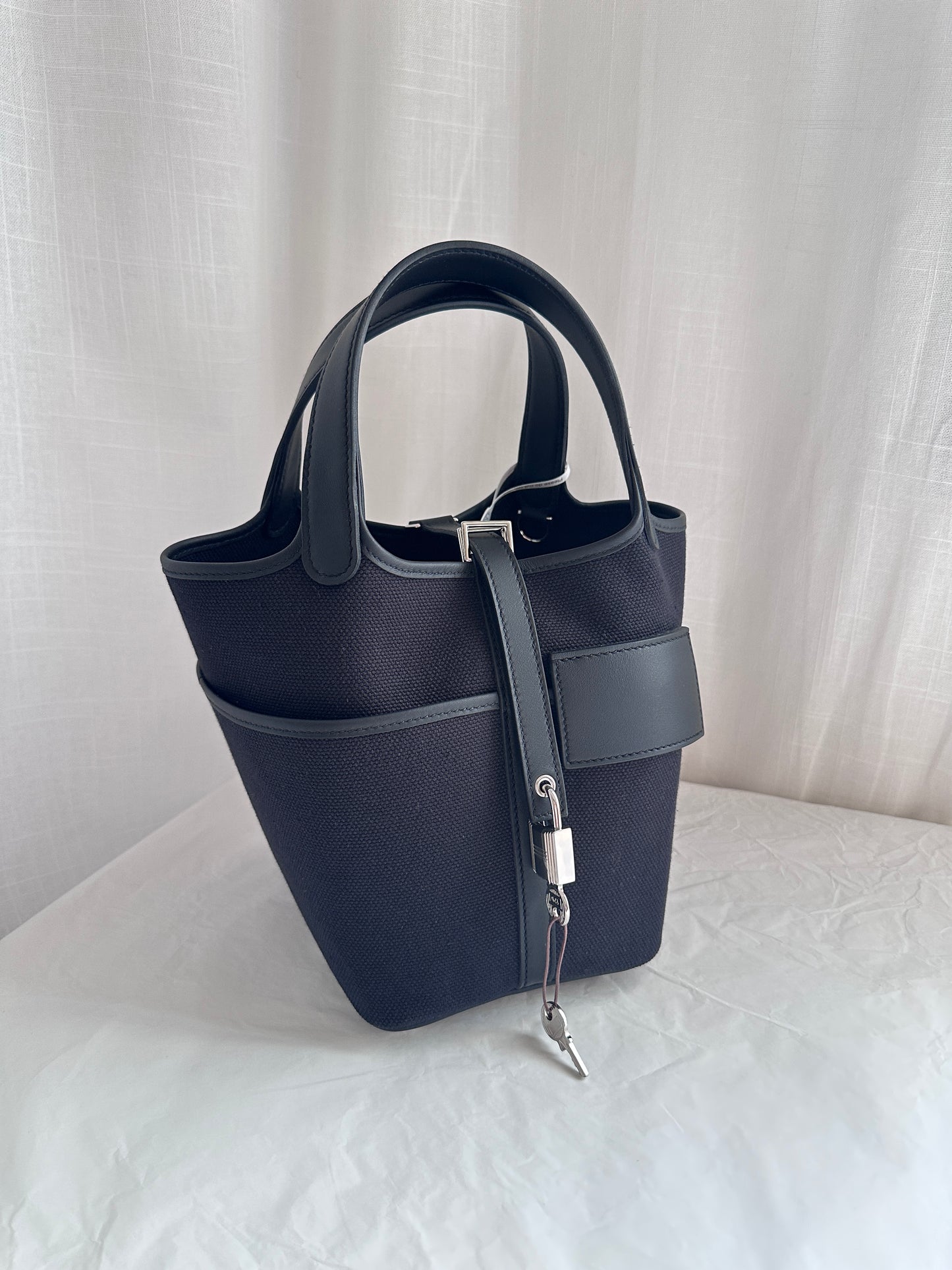 P18 Black PHW