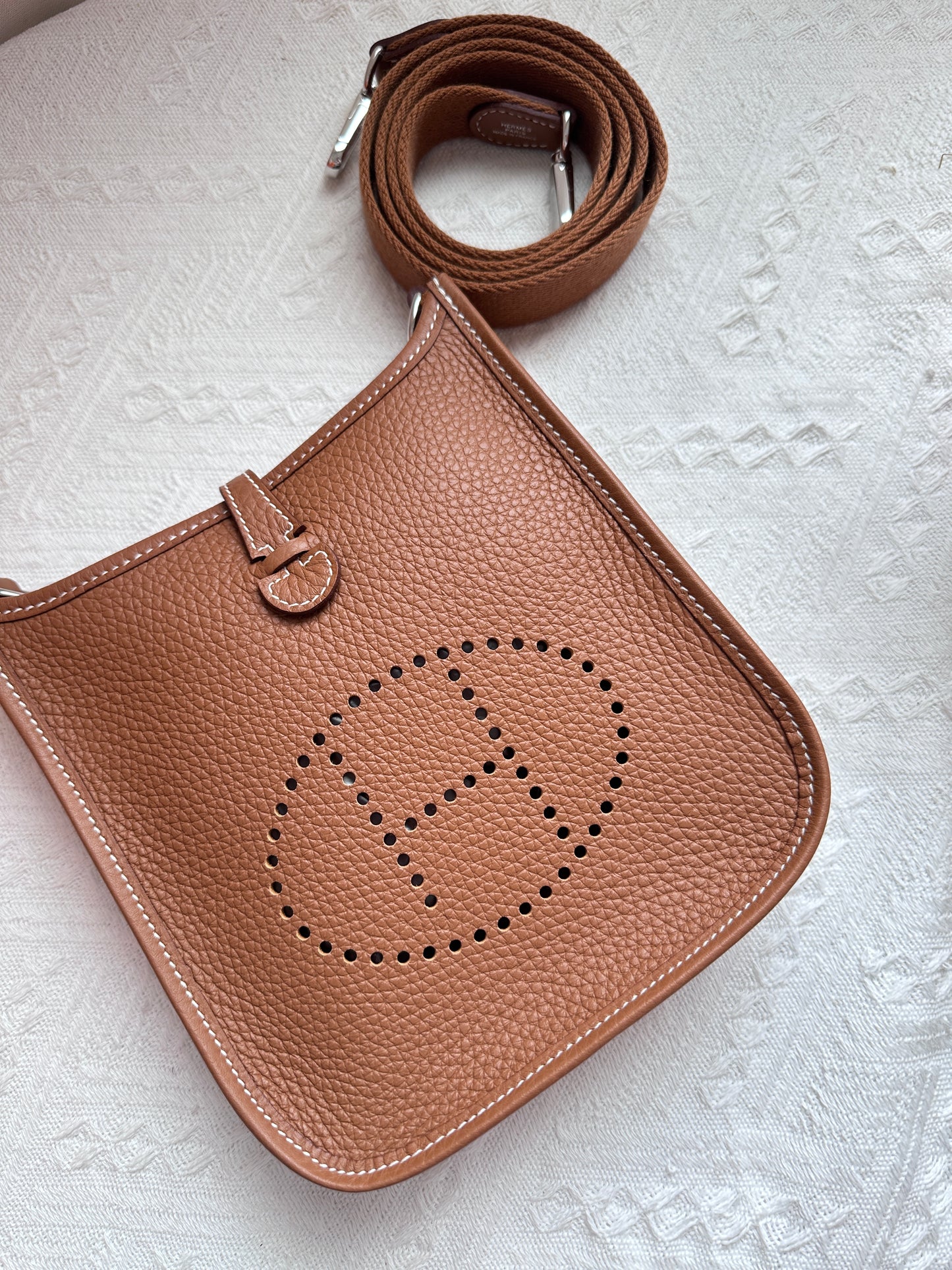 EVELYNE 16 Gold PHW