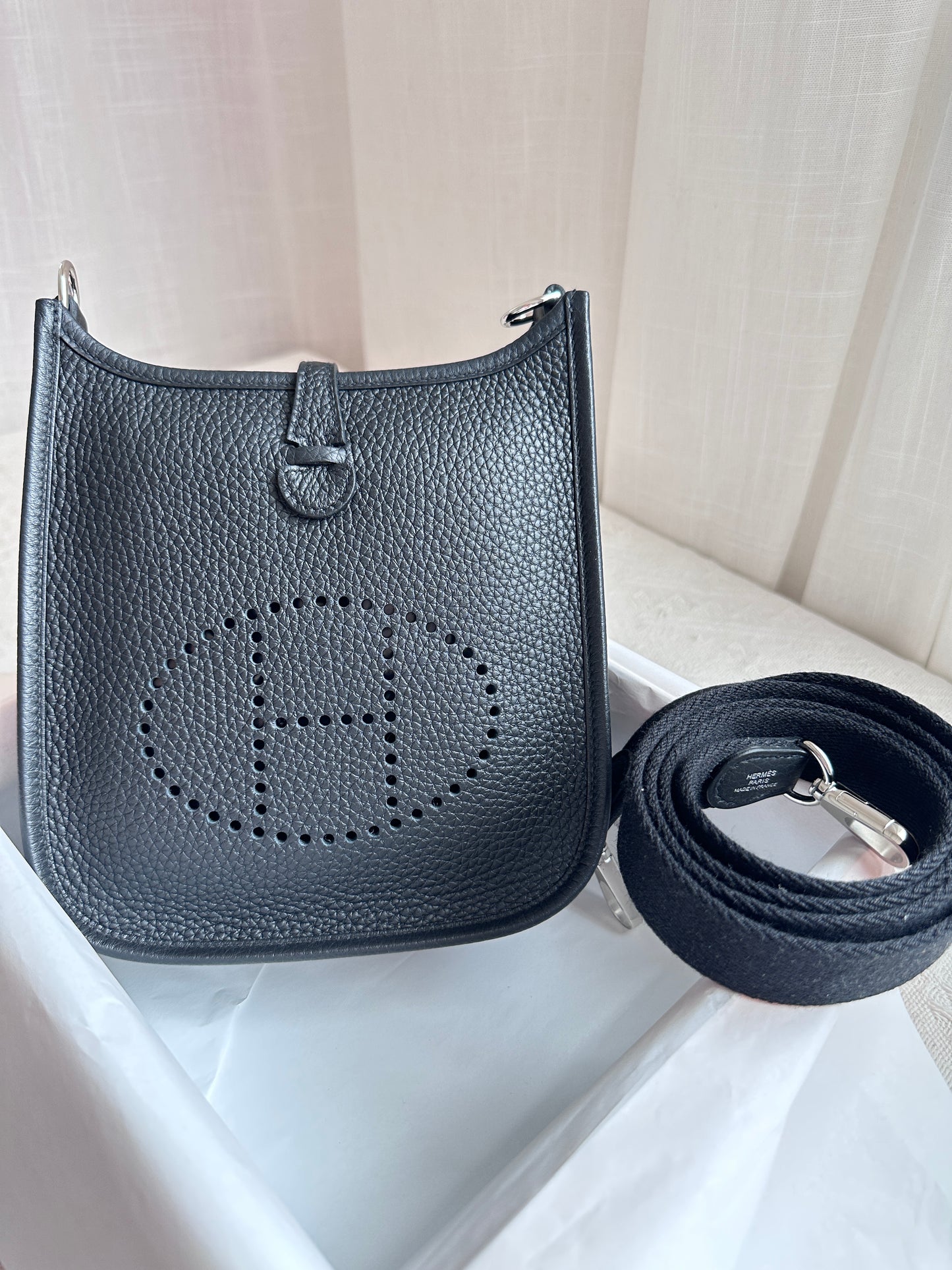 EVELYNE 16 Black PHW