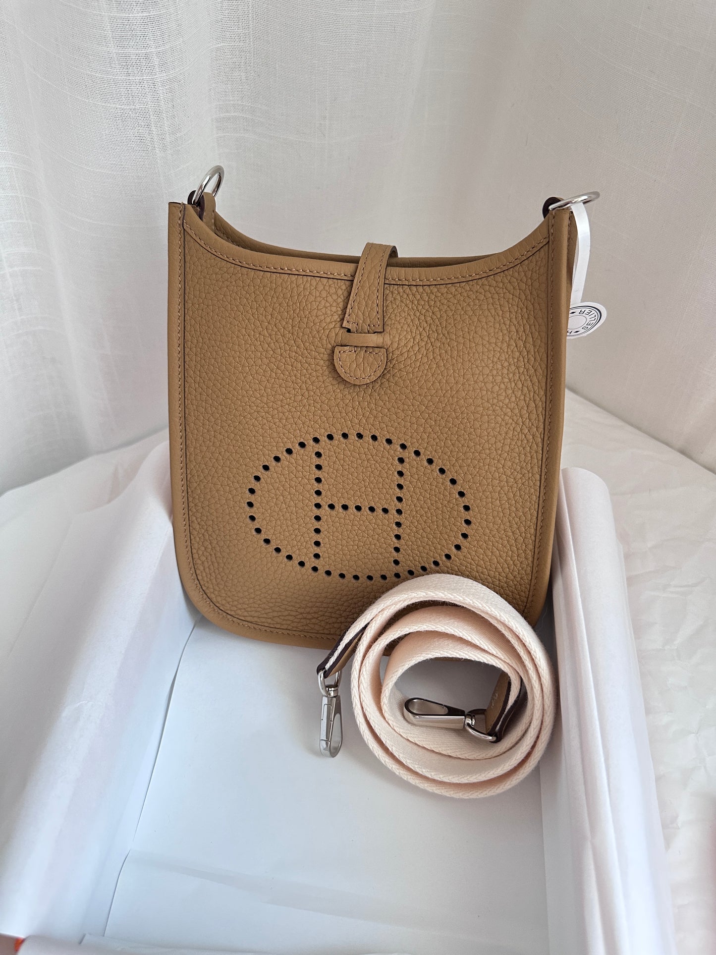EVELYNE 16 Biscuit/Nata PHW
