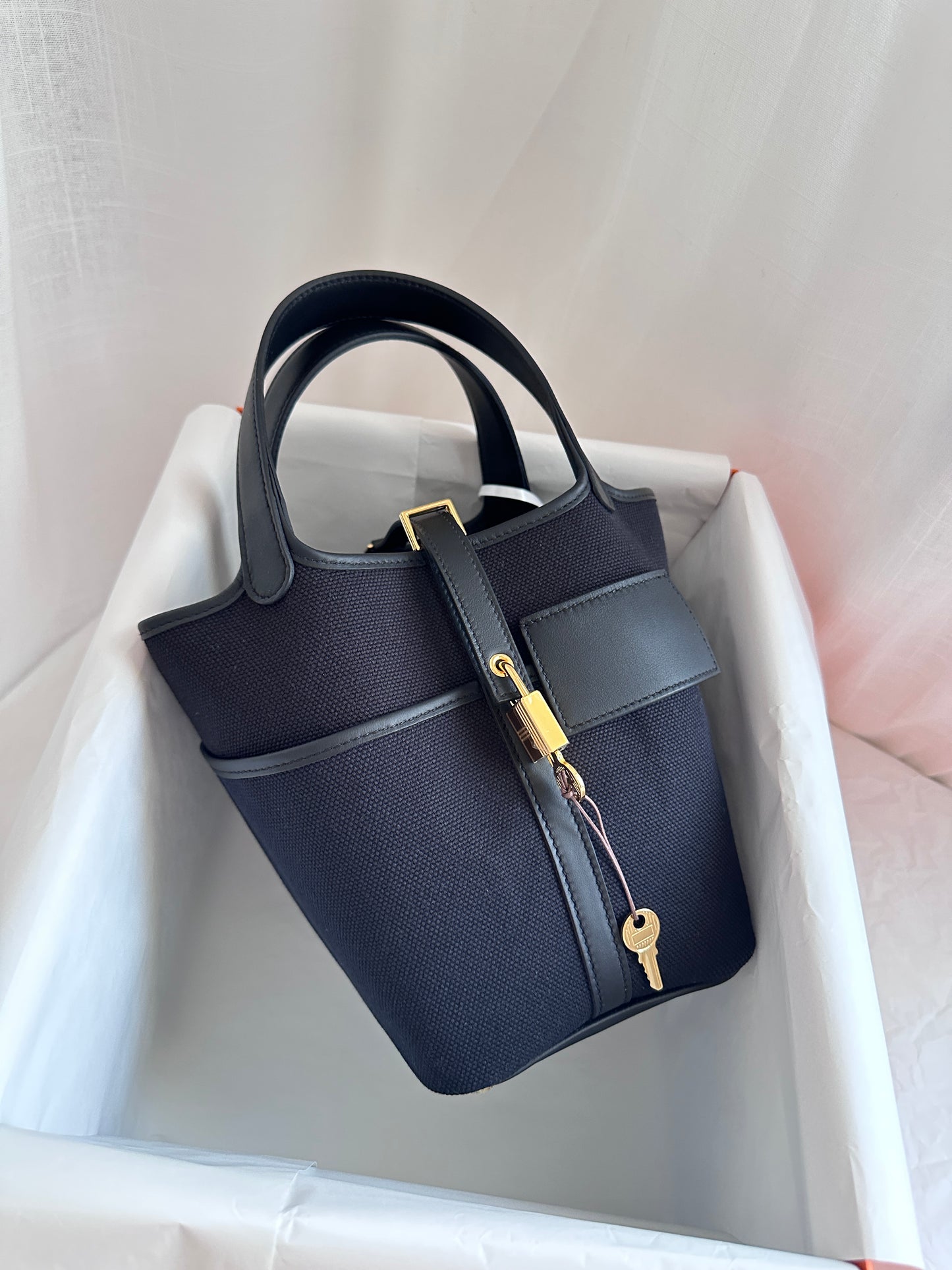 P18 Black GHW