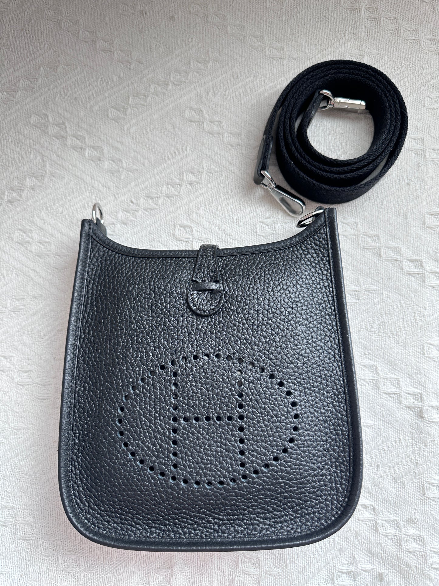 EVELYNE 16 Black PHW