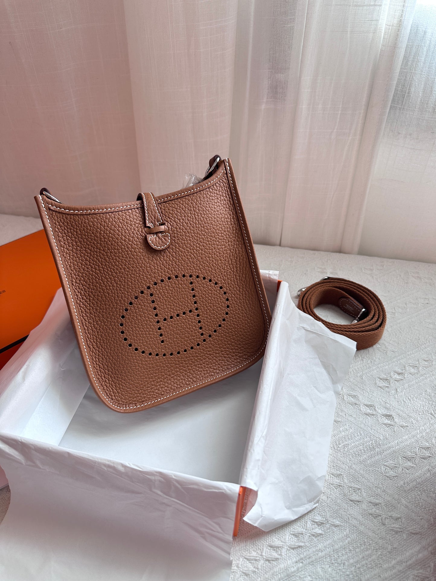 EVELYNE 16 Gold PHW