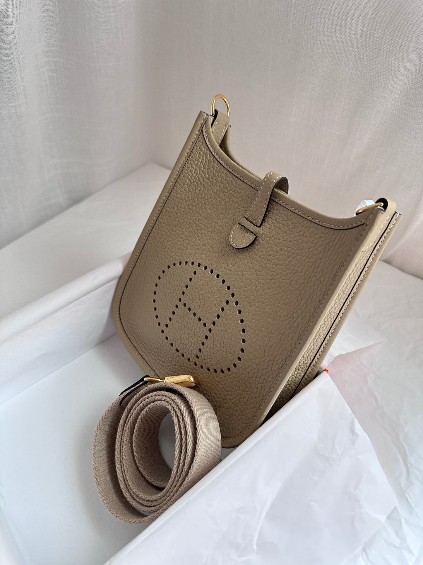 EVELYNE 16 Trench GHW