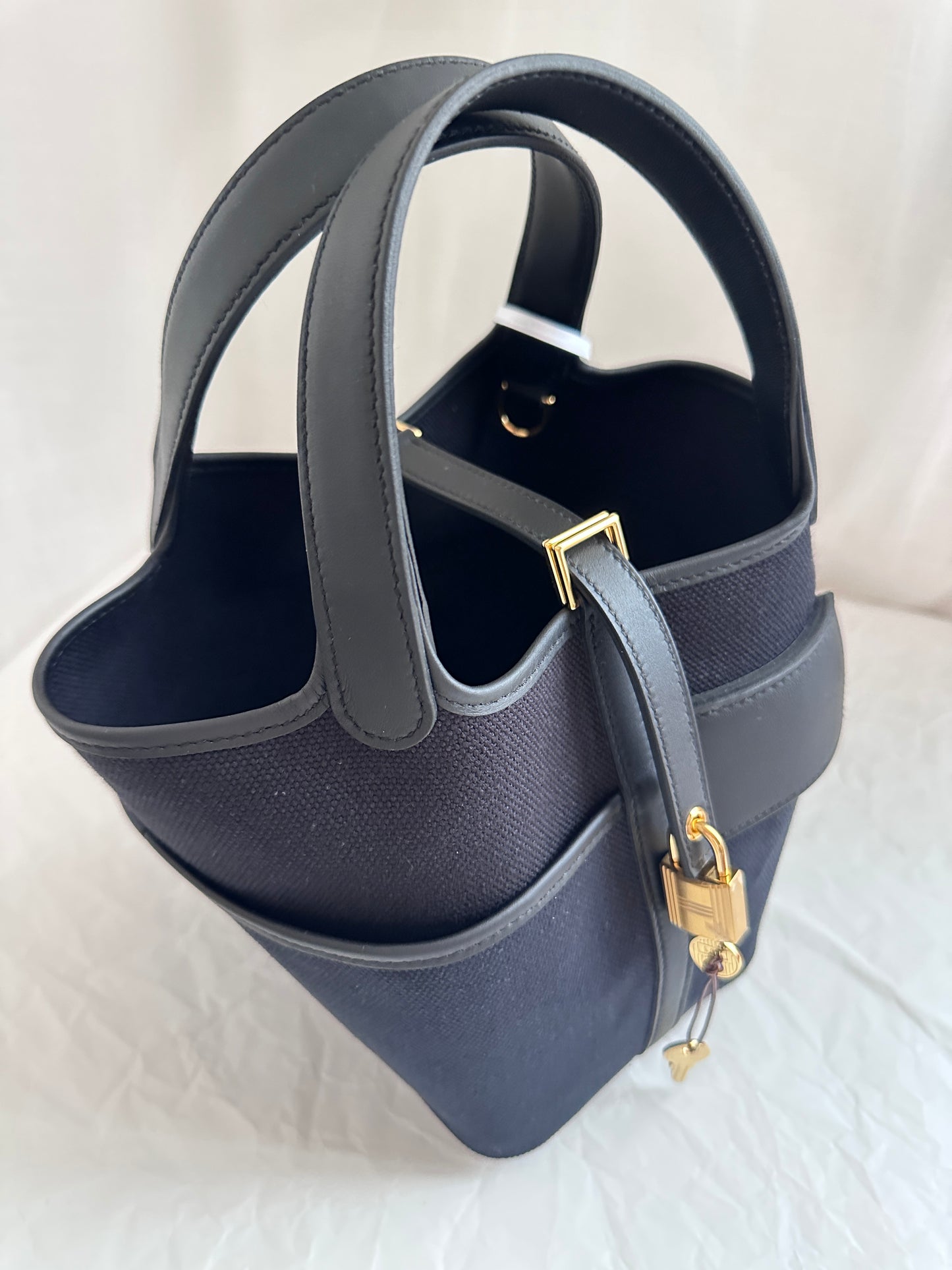 P18 Black GHW