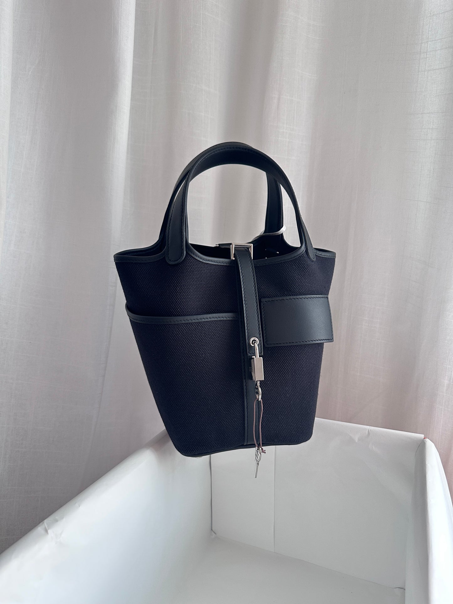P18 Black PHW