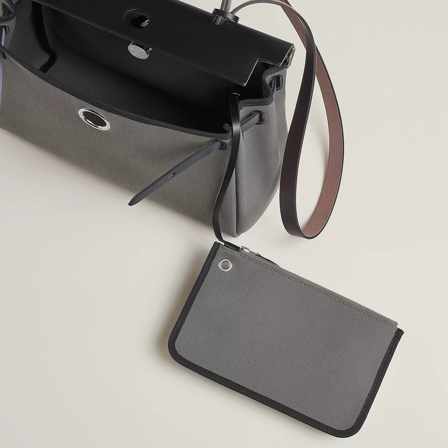 HERBAG 31 Gris Fumée/Ebene/Black/Blue Indigo PHW
