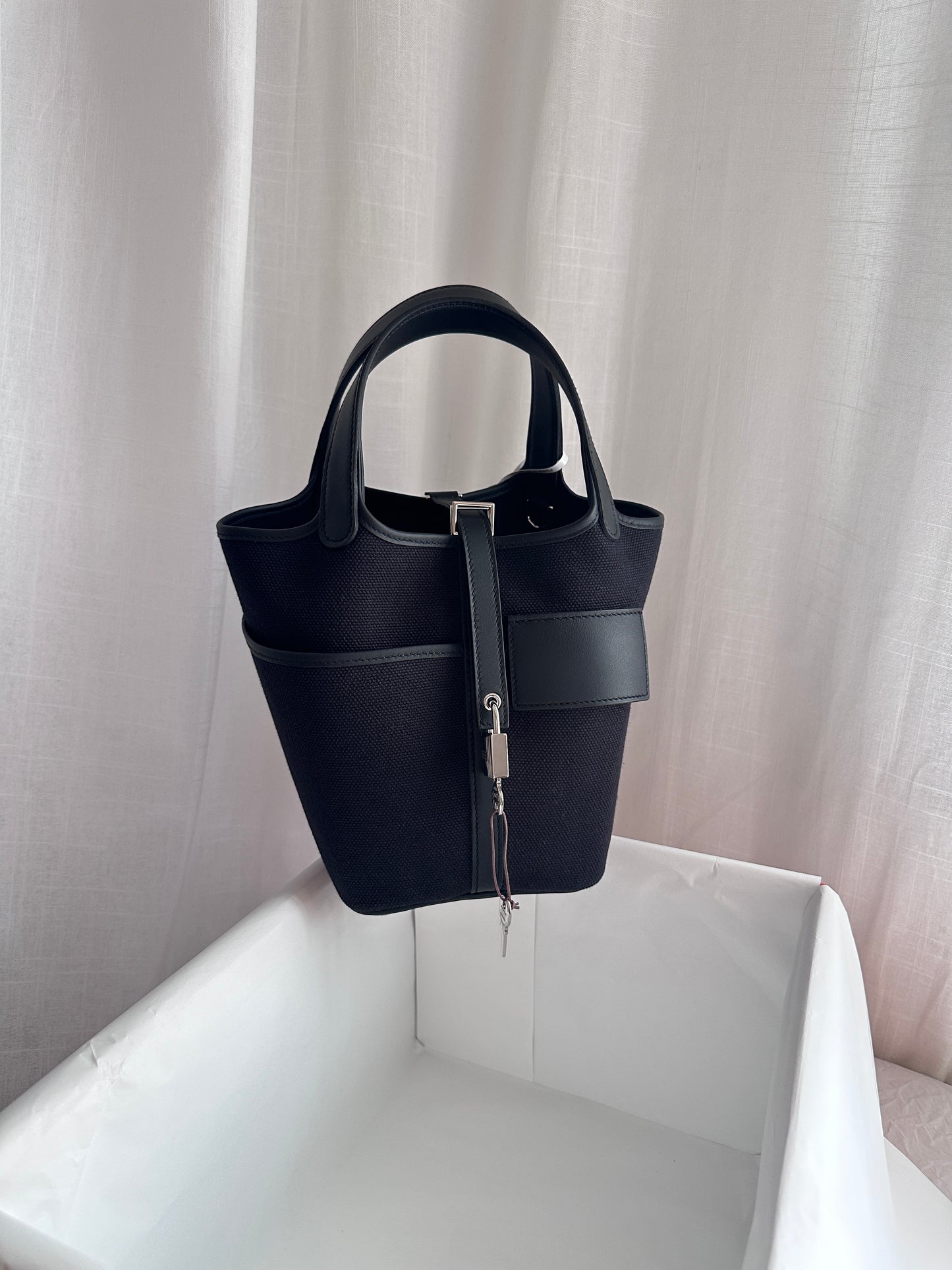 P18 Black PHW