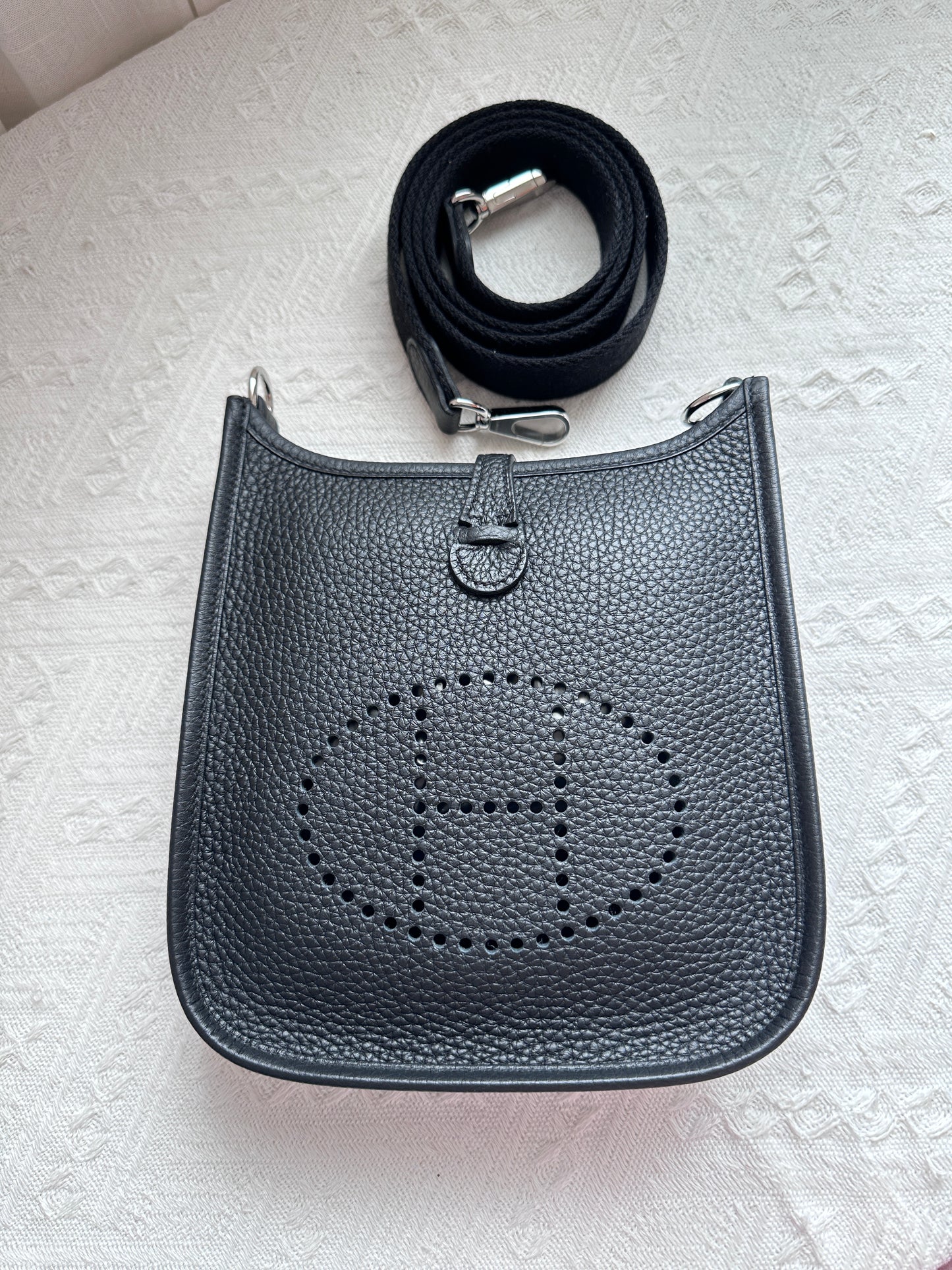 EVELYNE 16 Black PHW