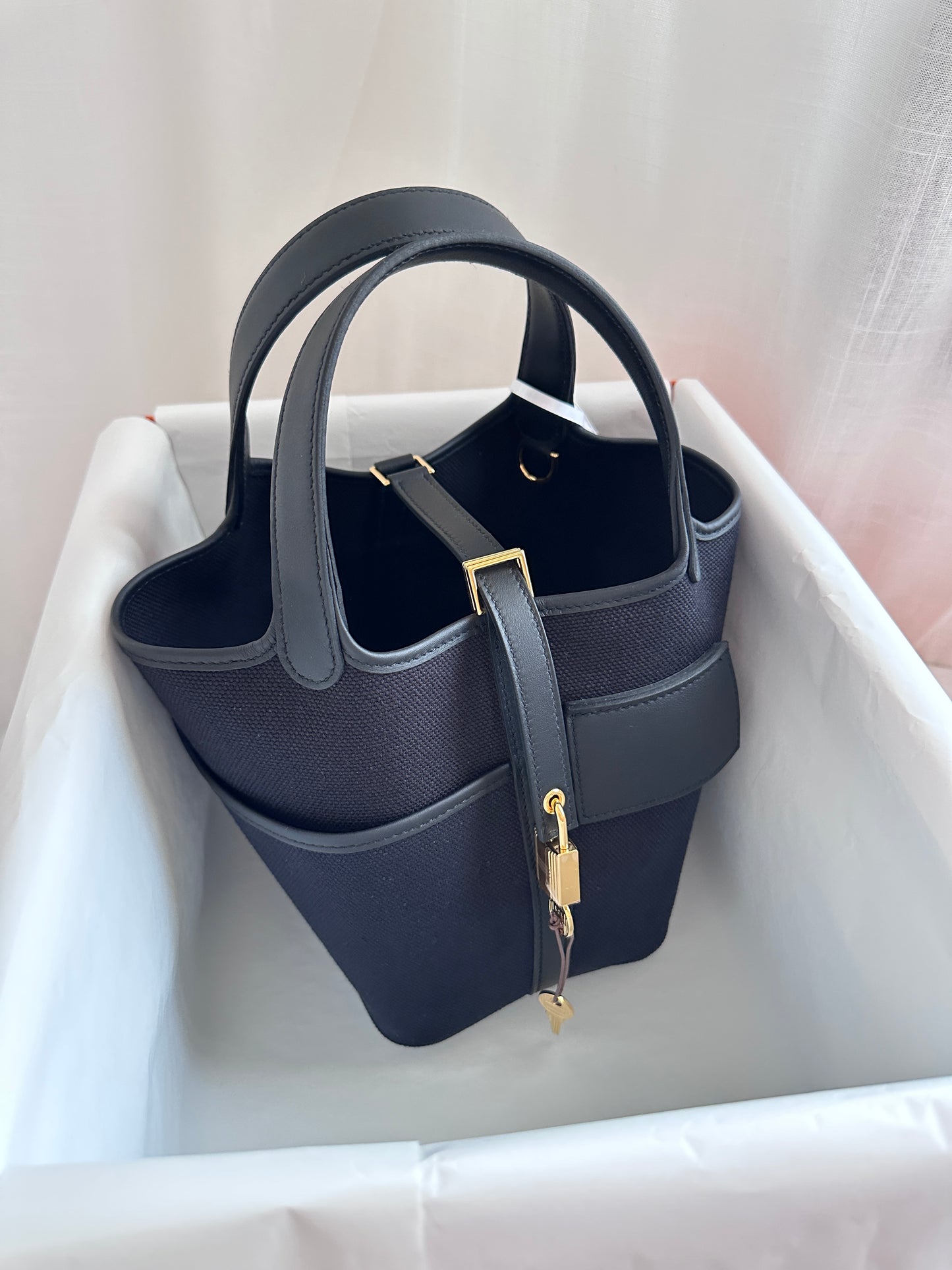 P18 Black GHW