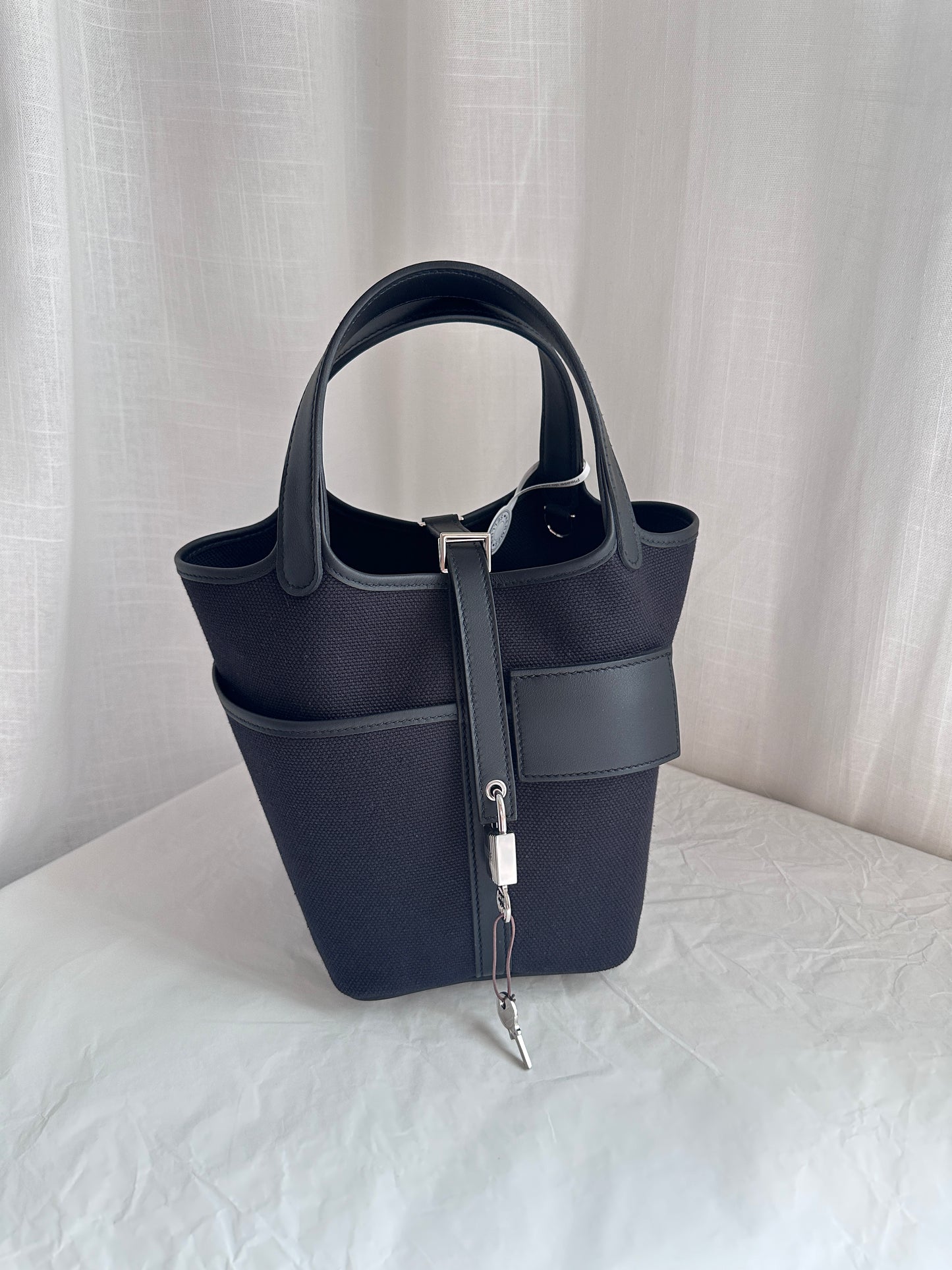 P18 Black PHW