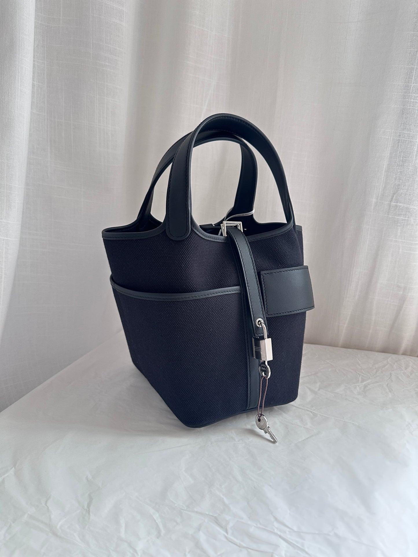 P18 Black PHW