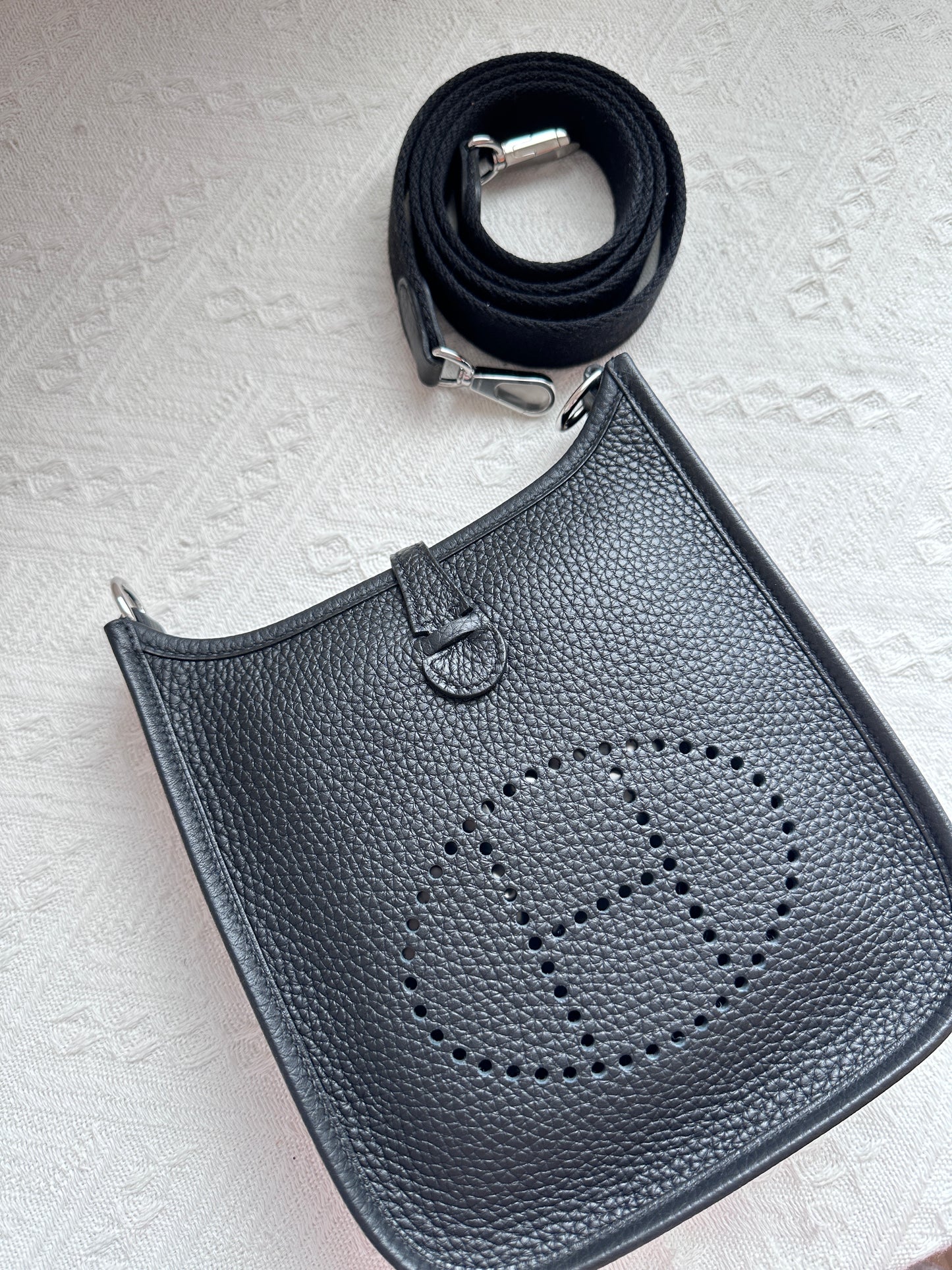 EVELYNE 16 Black PHW