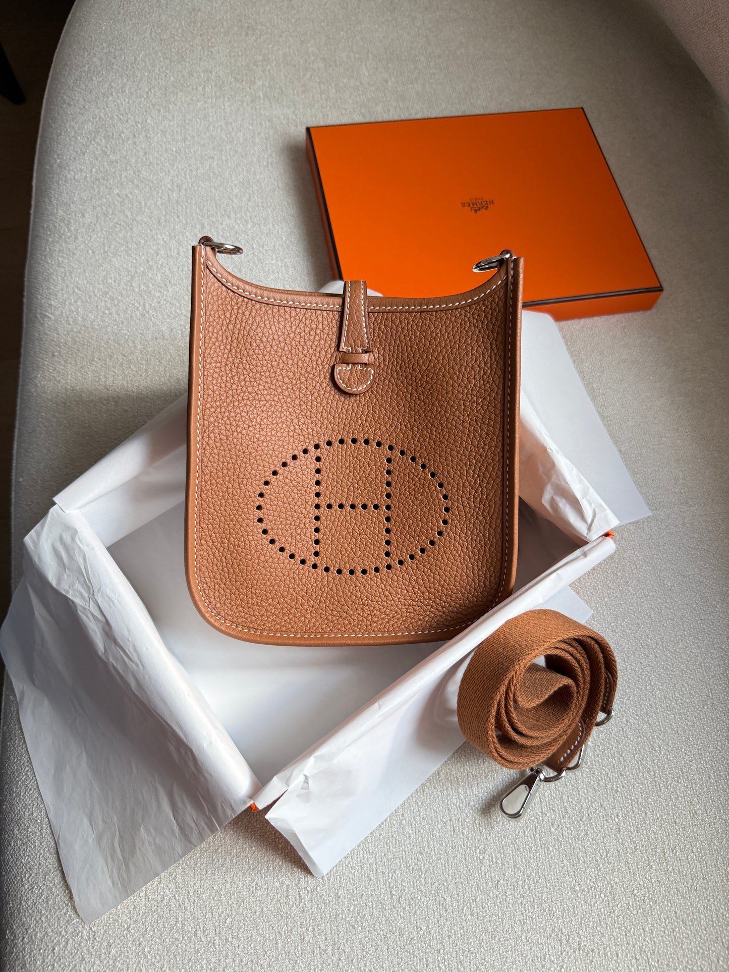 EVELYNE 16 Gold PHW