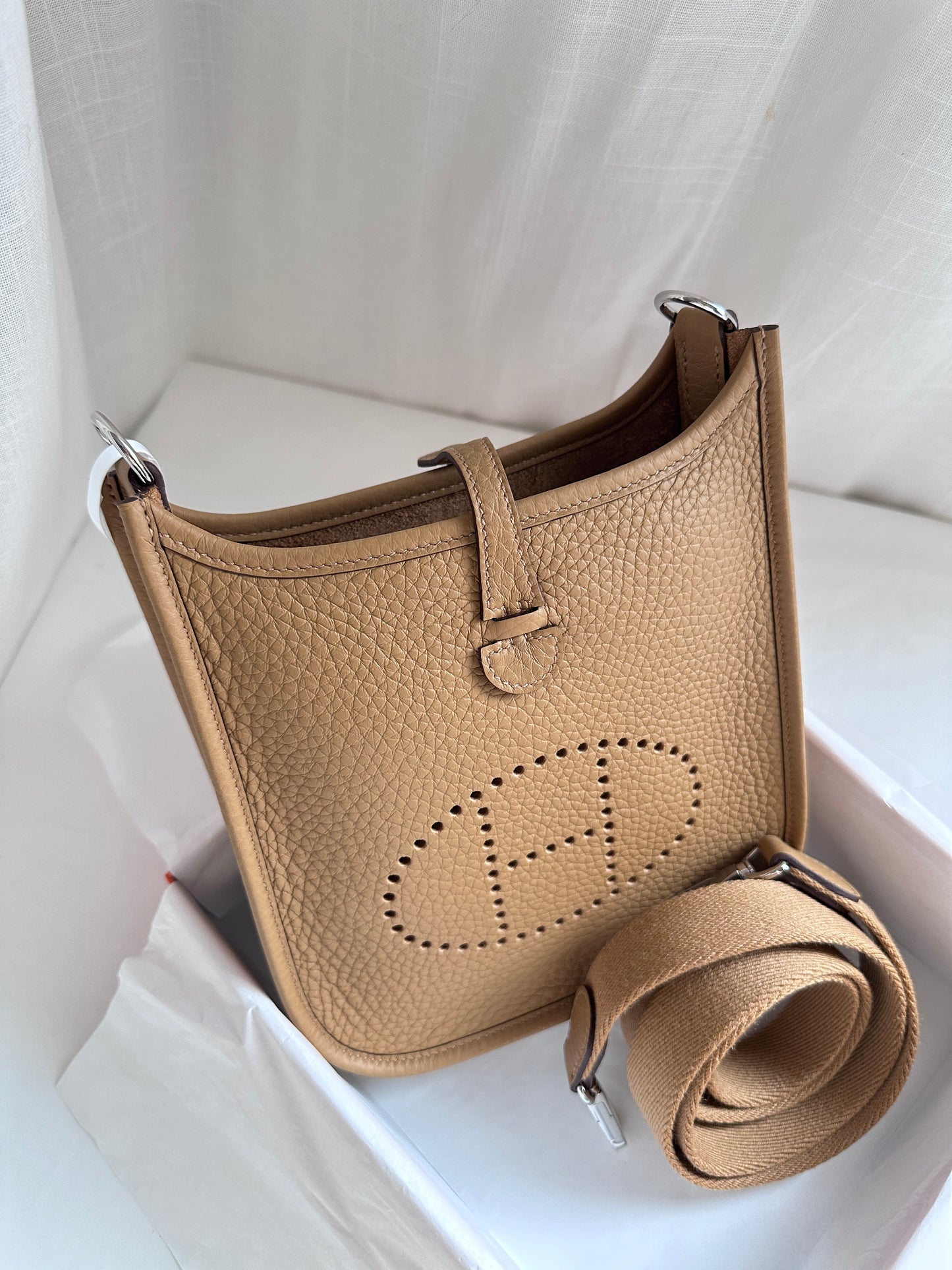 EVELYNE 16 Biscuit/Caramel PHW