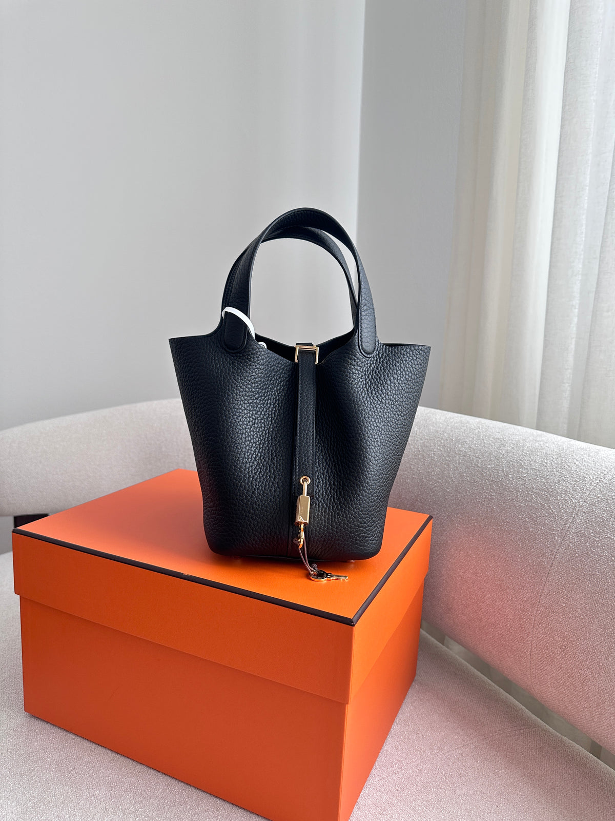 P18 Black GHW
