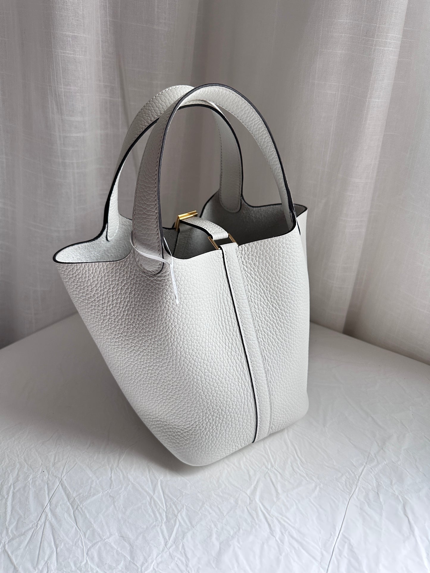 P18 White GHW