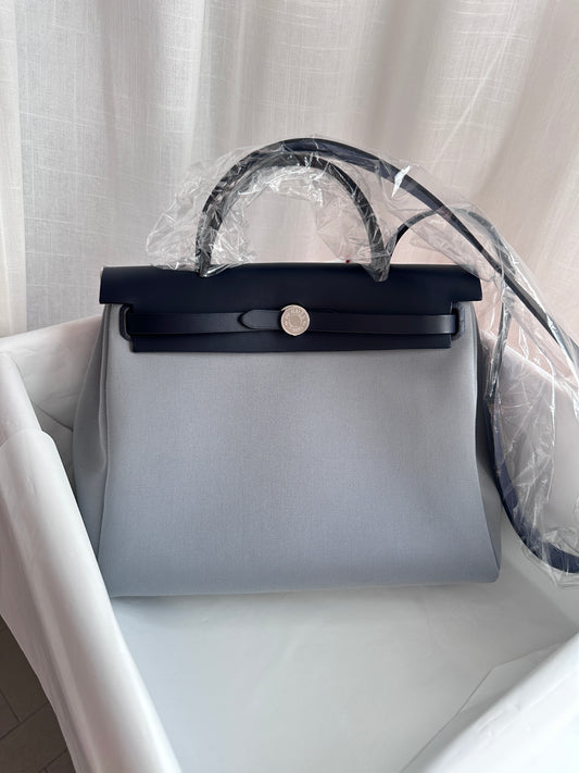 HERBAG 31 Gris Pantin/Blue Indigo PHW