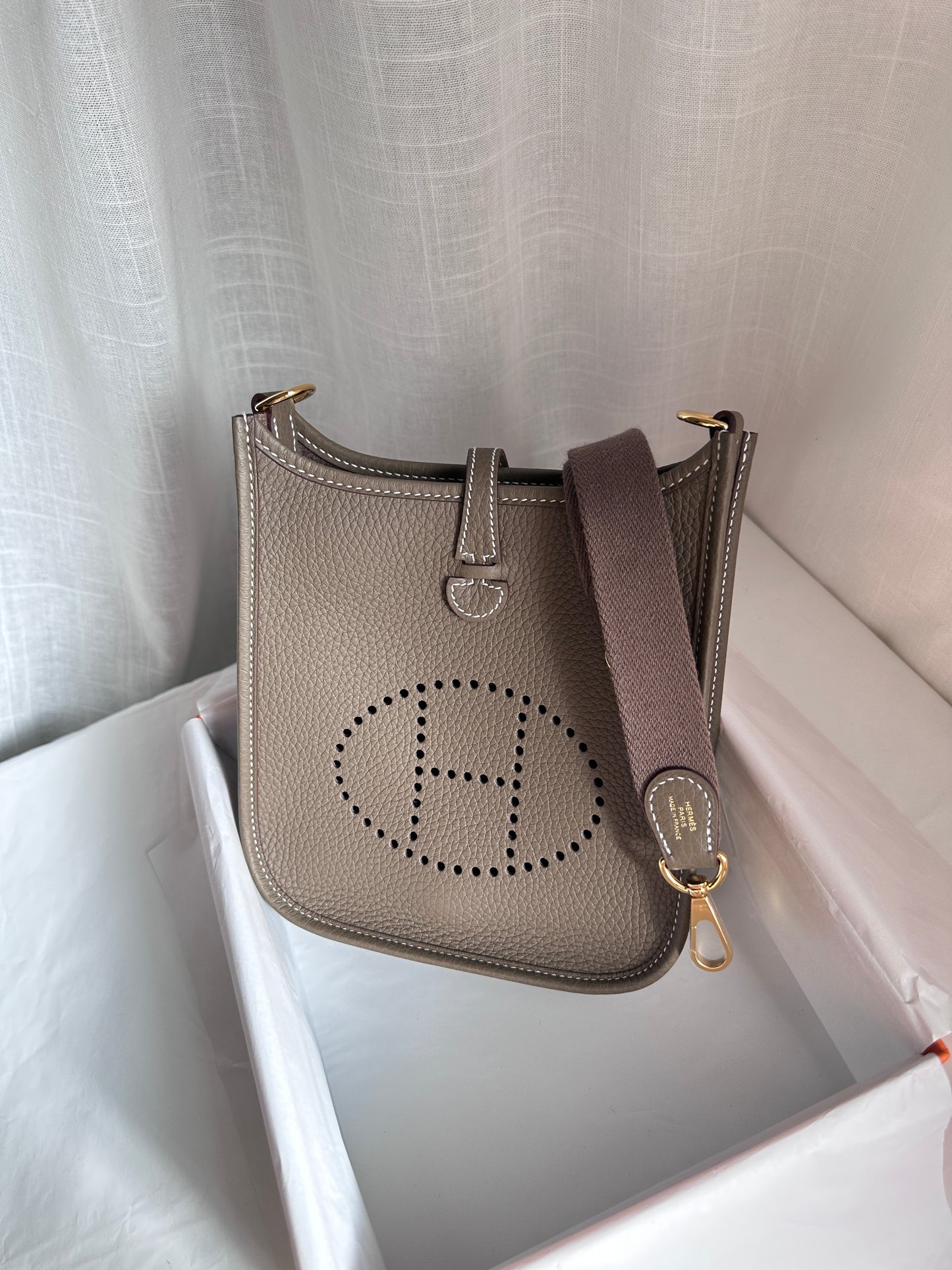 EVELYNE 16 Etoupe/Etoupe GHW