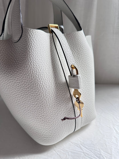 P18 White GHW