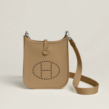 EVELYNE 16 Poussiere PHW