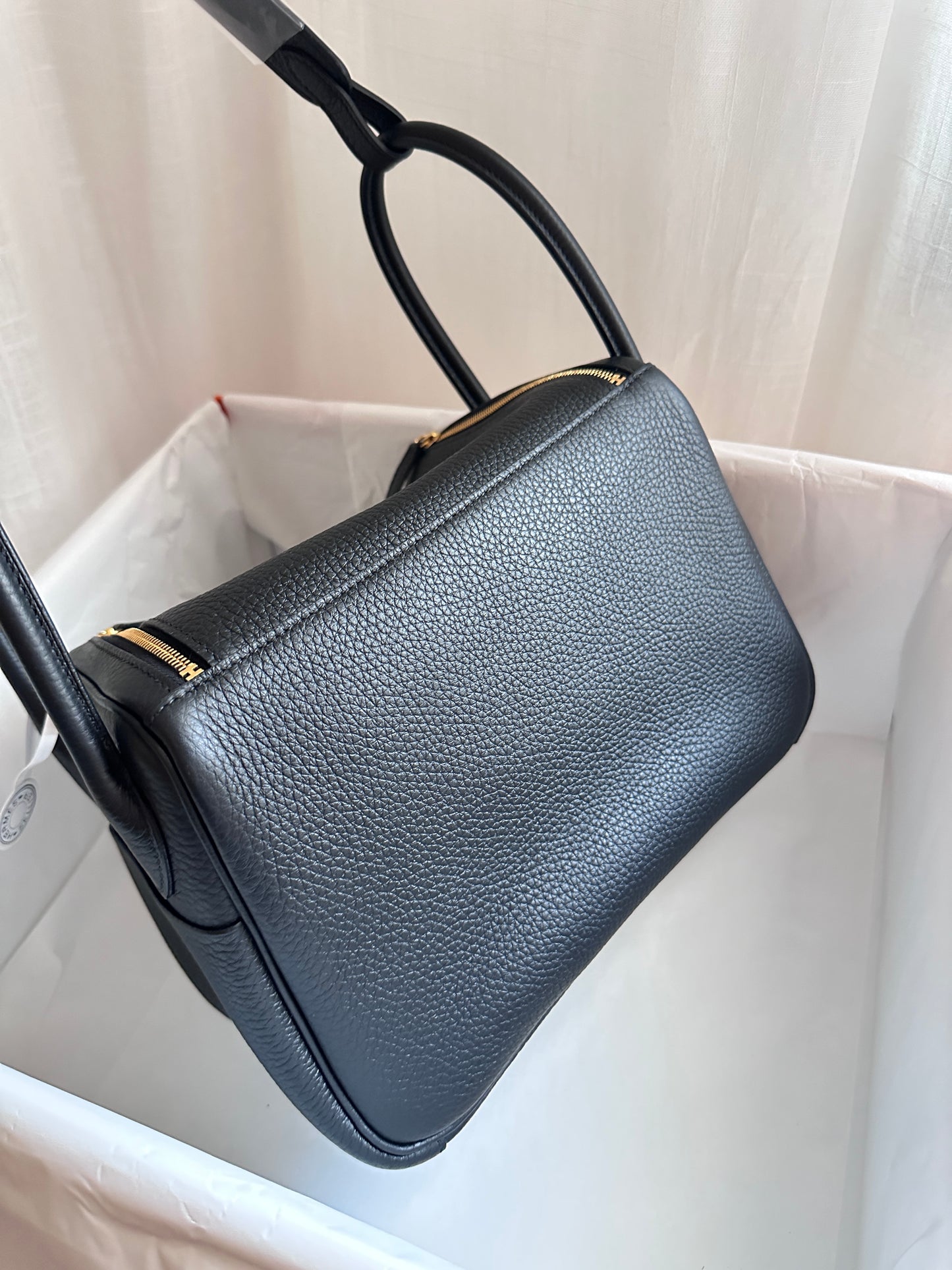 LINDY 26 Black GHW