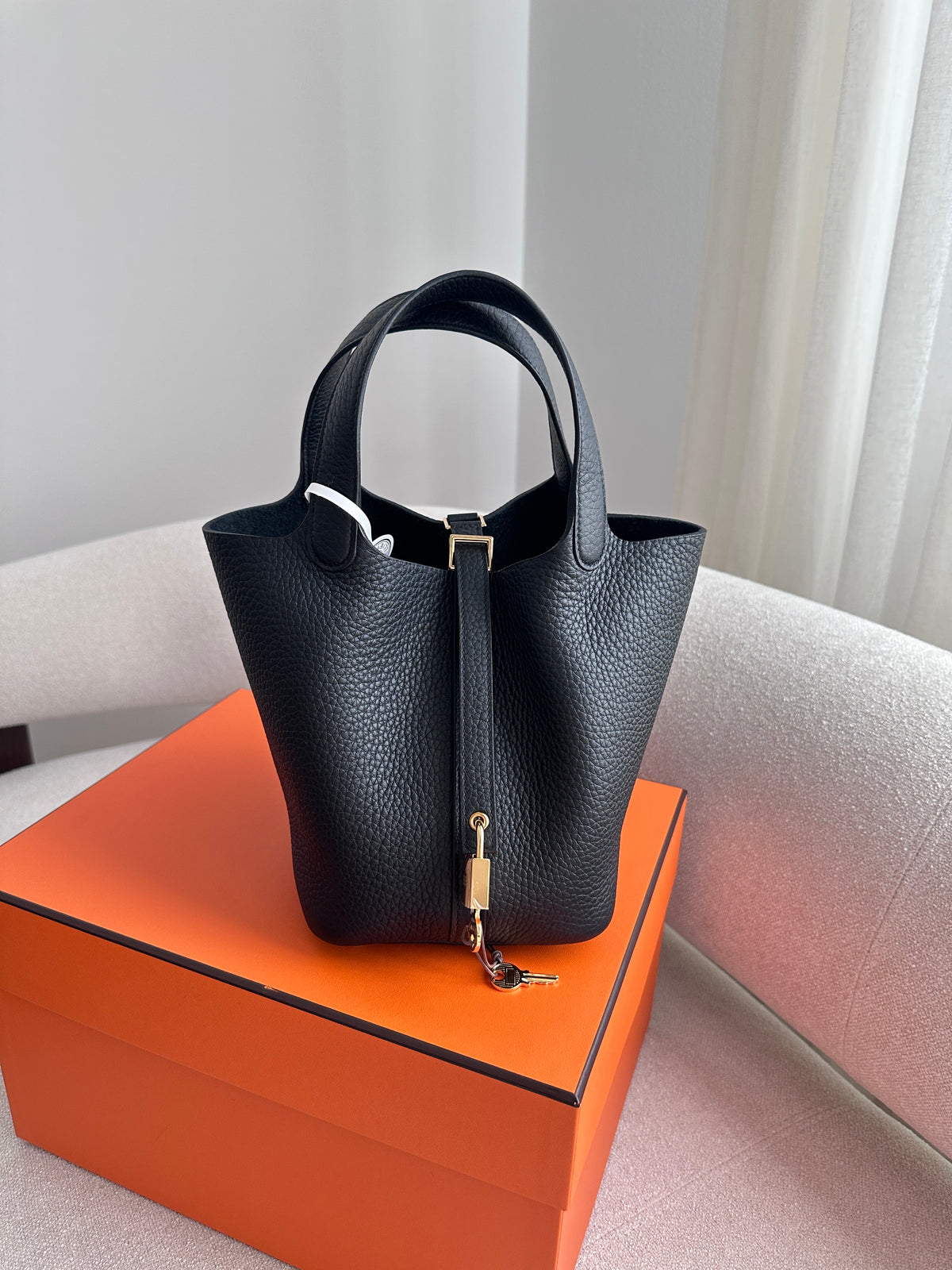 P18 Black GHW