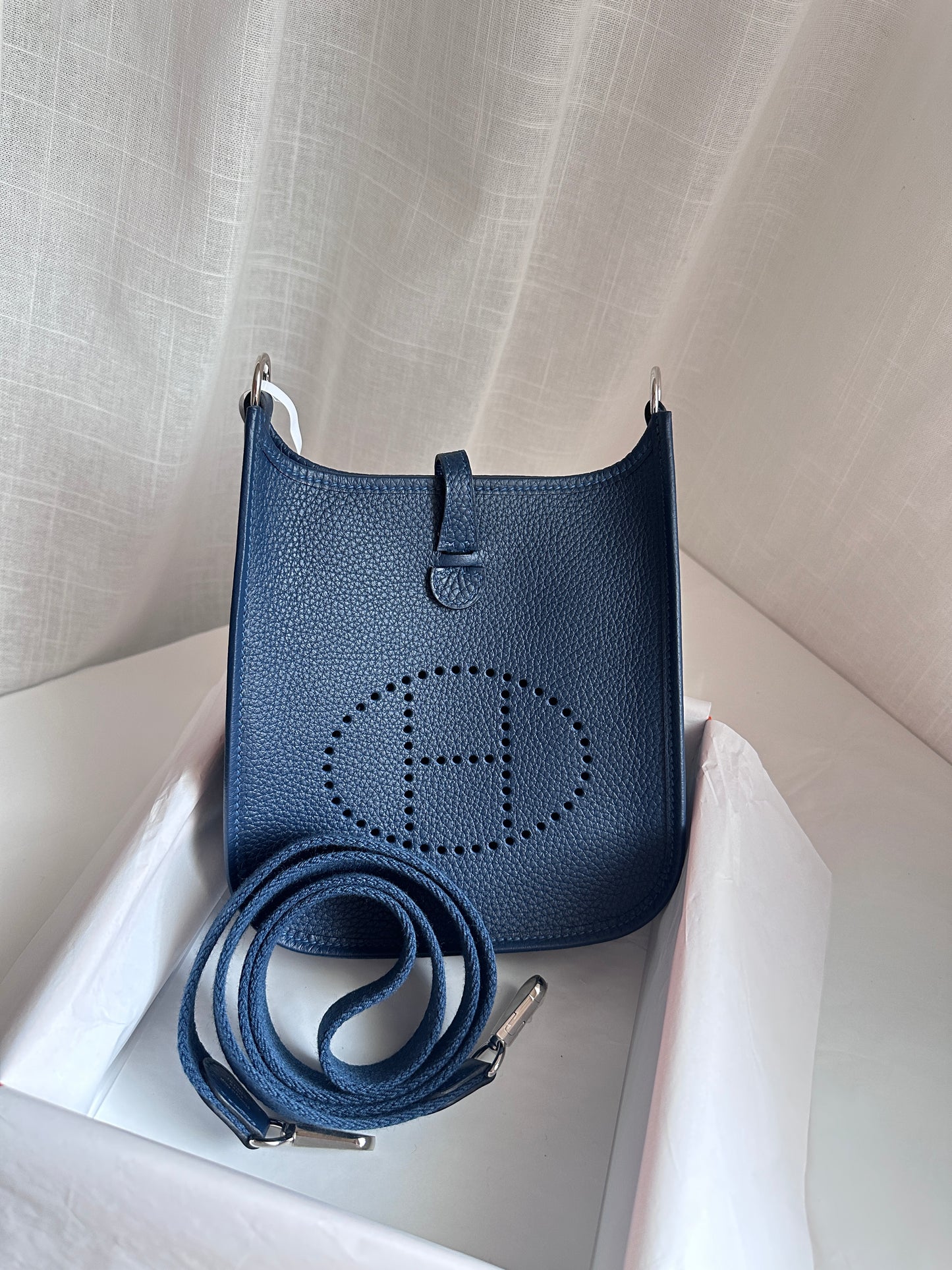 EVELYNE 16 Blue De Prusse PHW