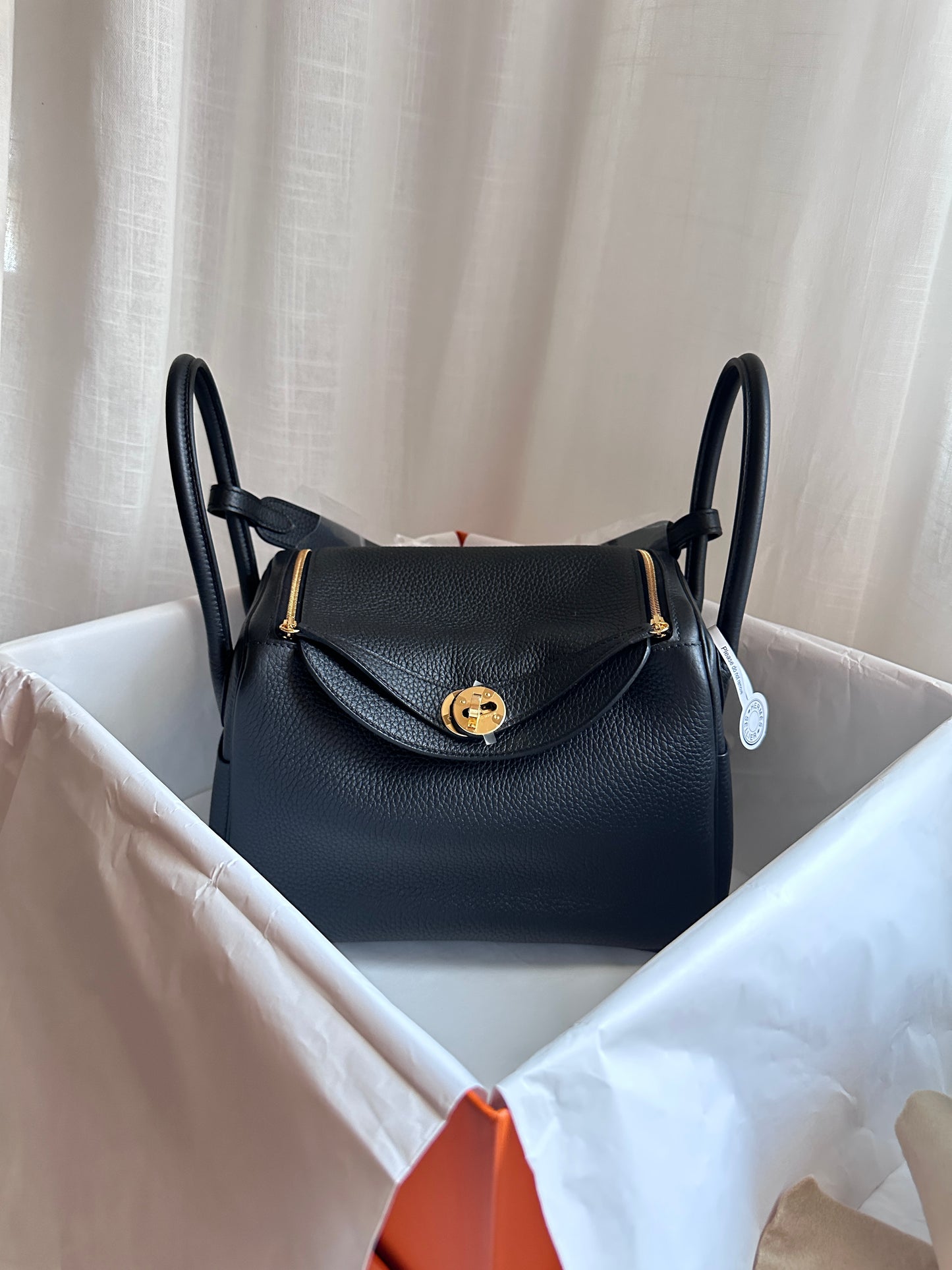 LINDY 26 Black GHW
