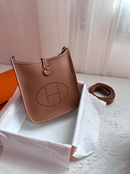 EVELYNE 16 Gold PHW