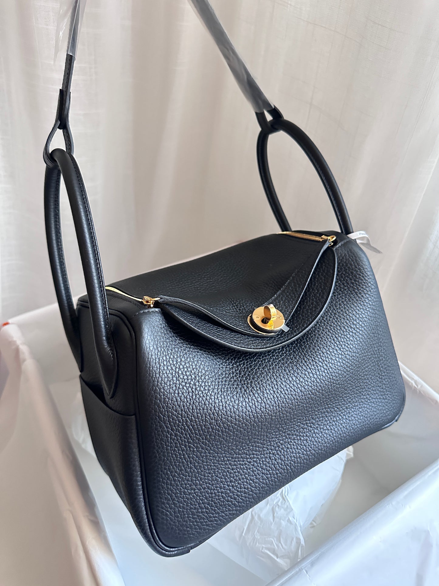 LINDY 26 Black GHW