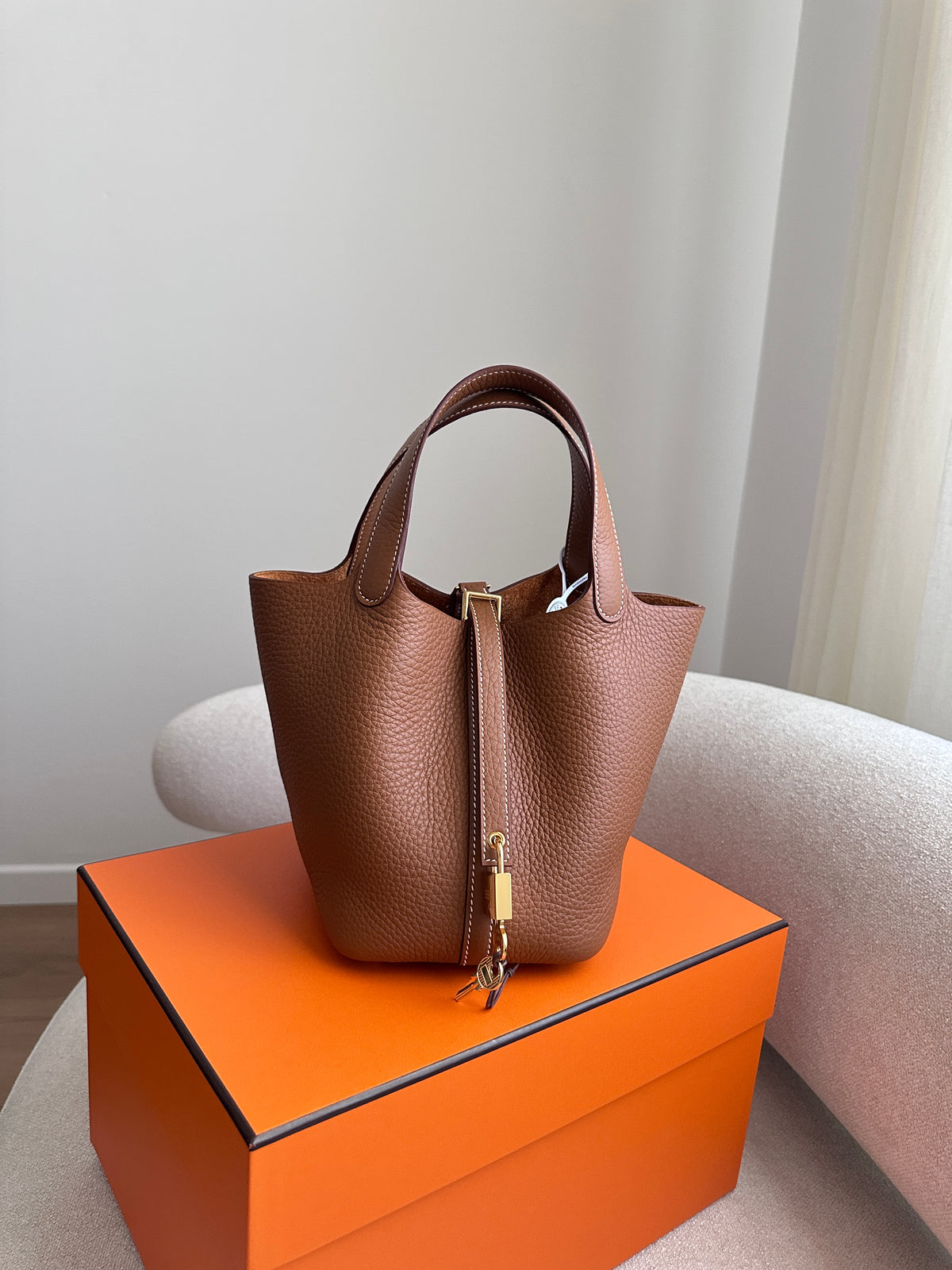 P18 Gold GHW