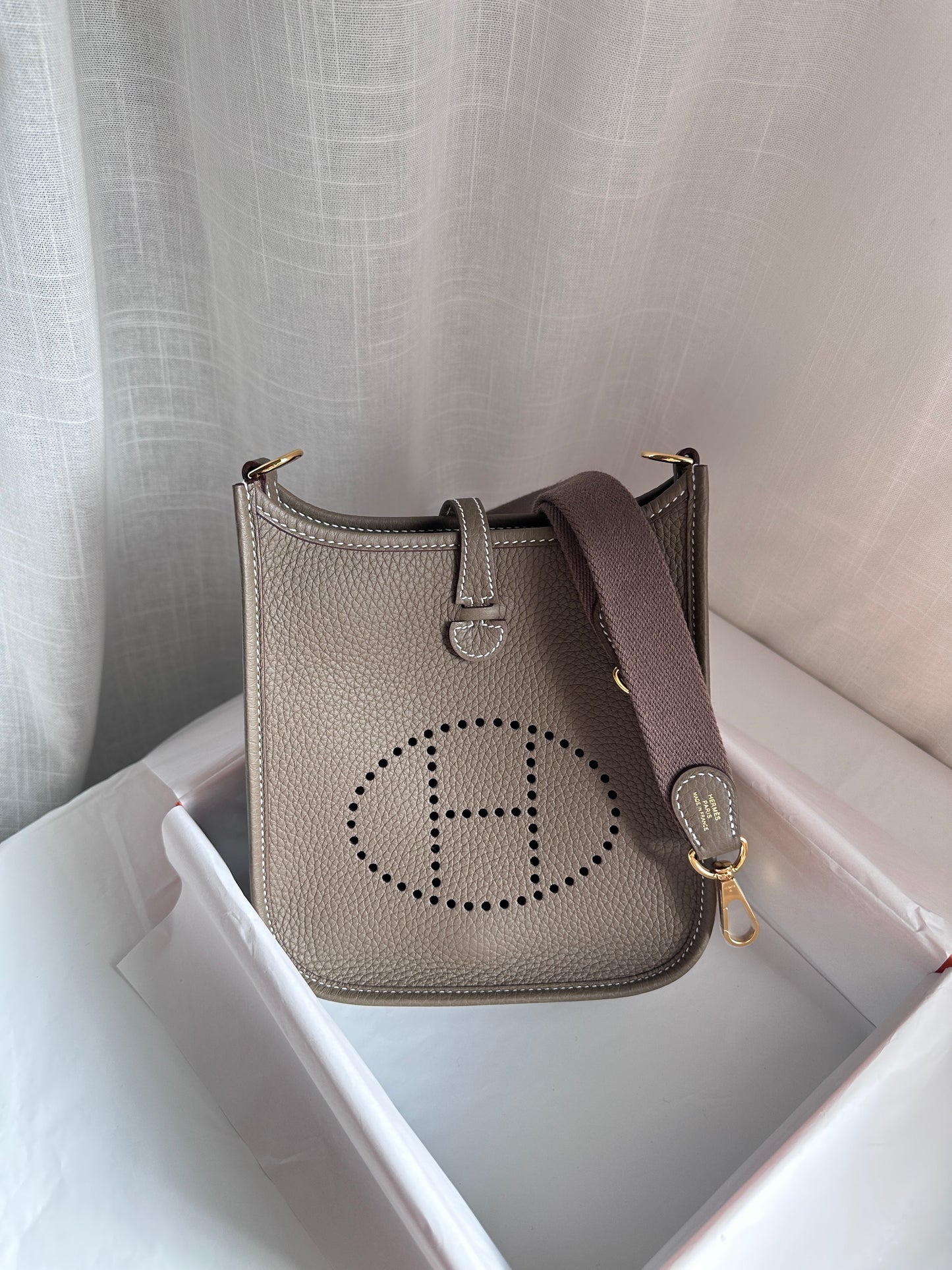 EVELYNE 16 Etoupe/Etoupe GHW