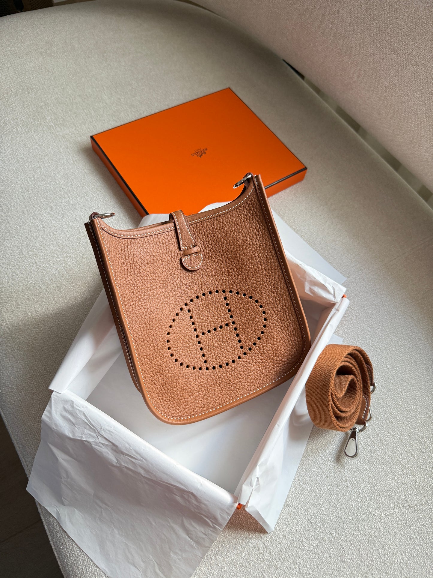 EVELYNE 16 Gold PHW