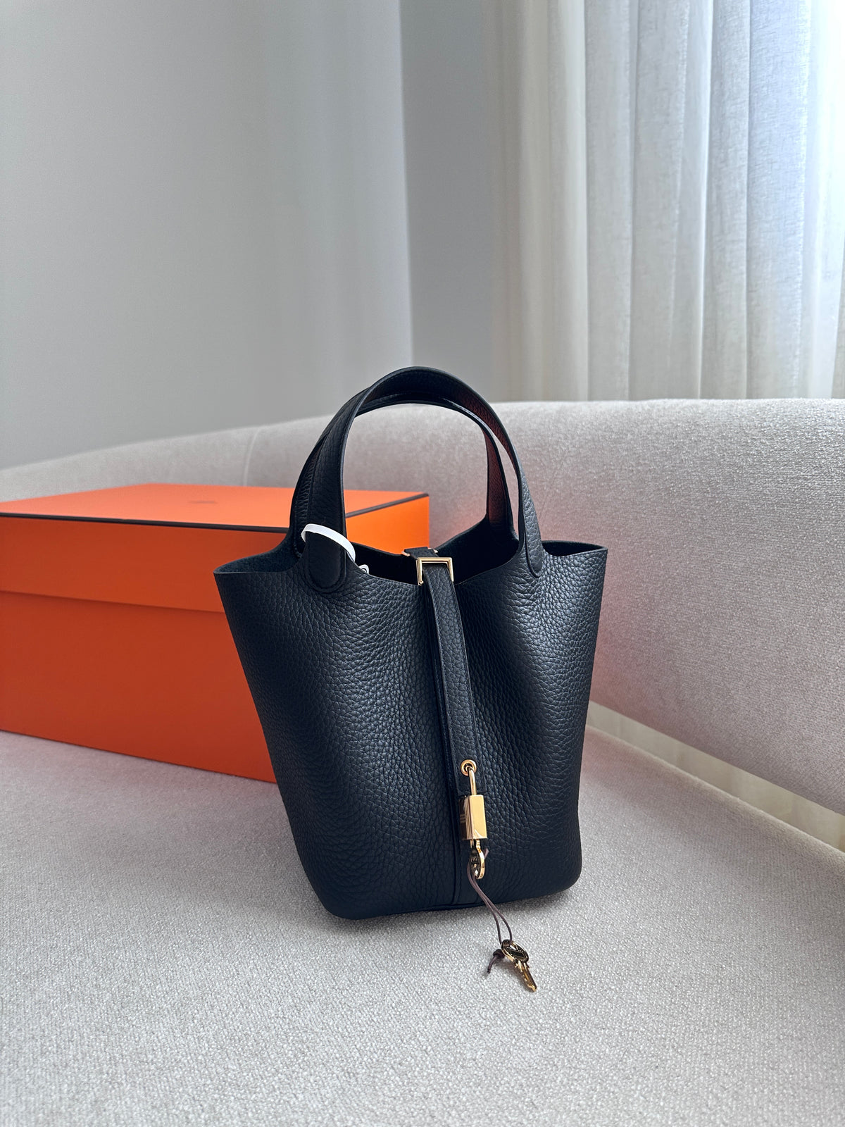 P18 Black GHW