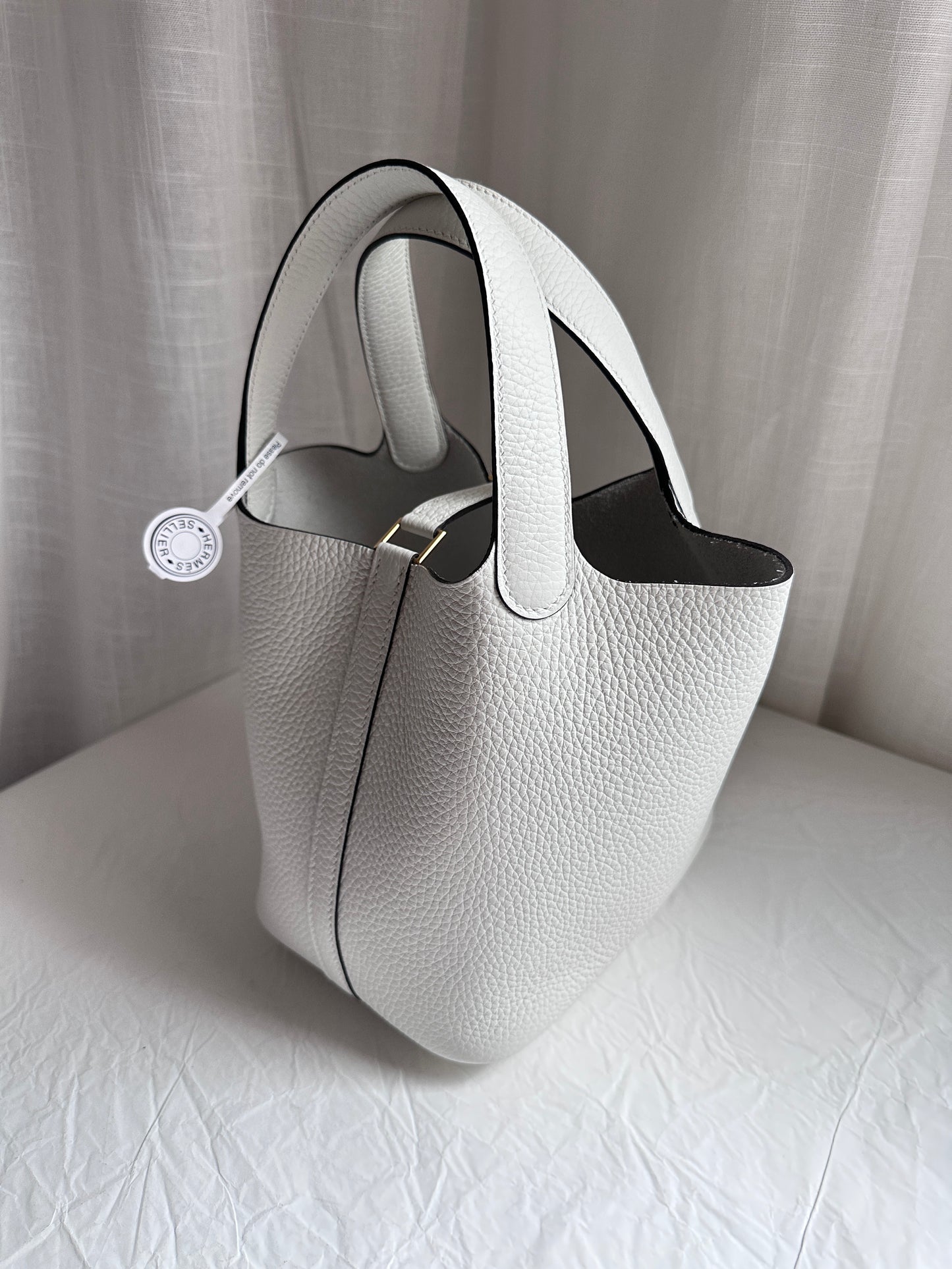 P18 White GHW