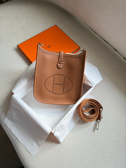 EVELYNE 16 Gold PHW
