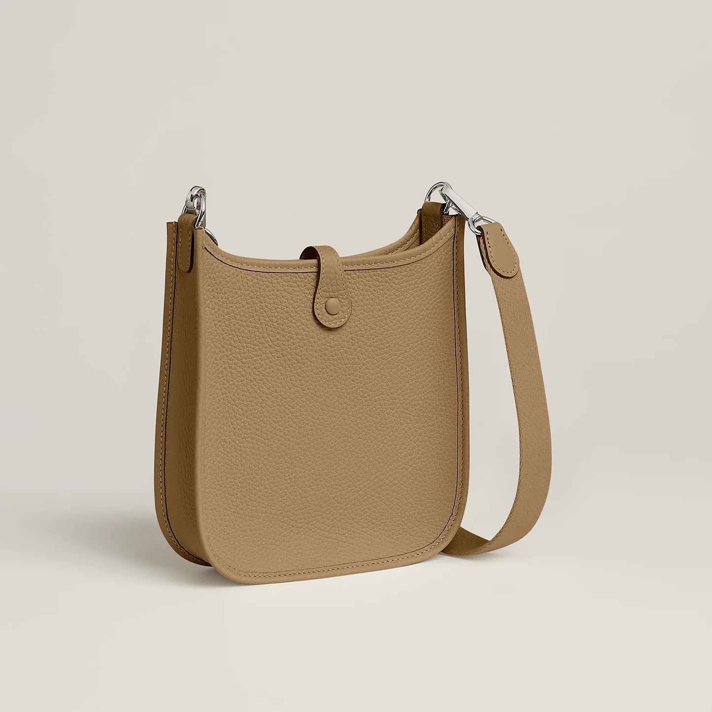 EVELYNE 16 Poussiere PHW