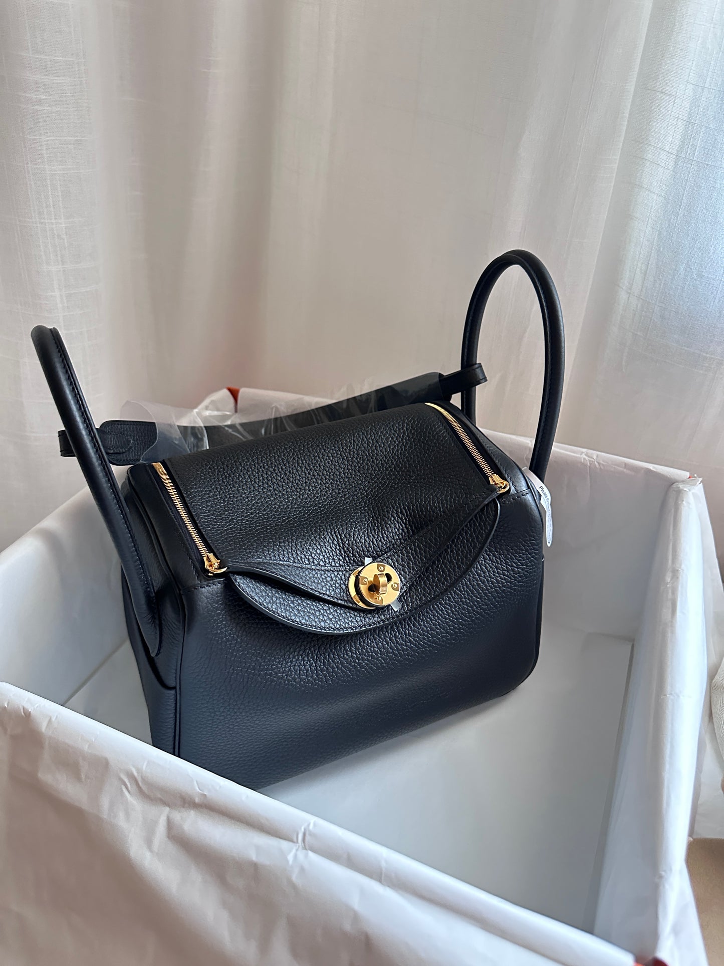 LINDY 26 Black GHW