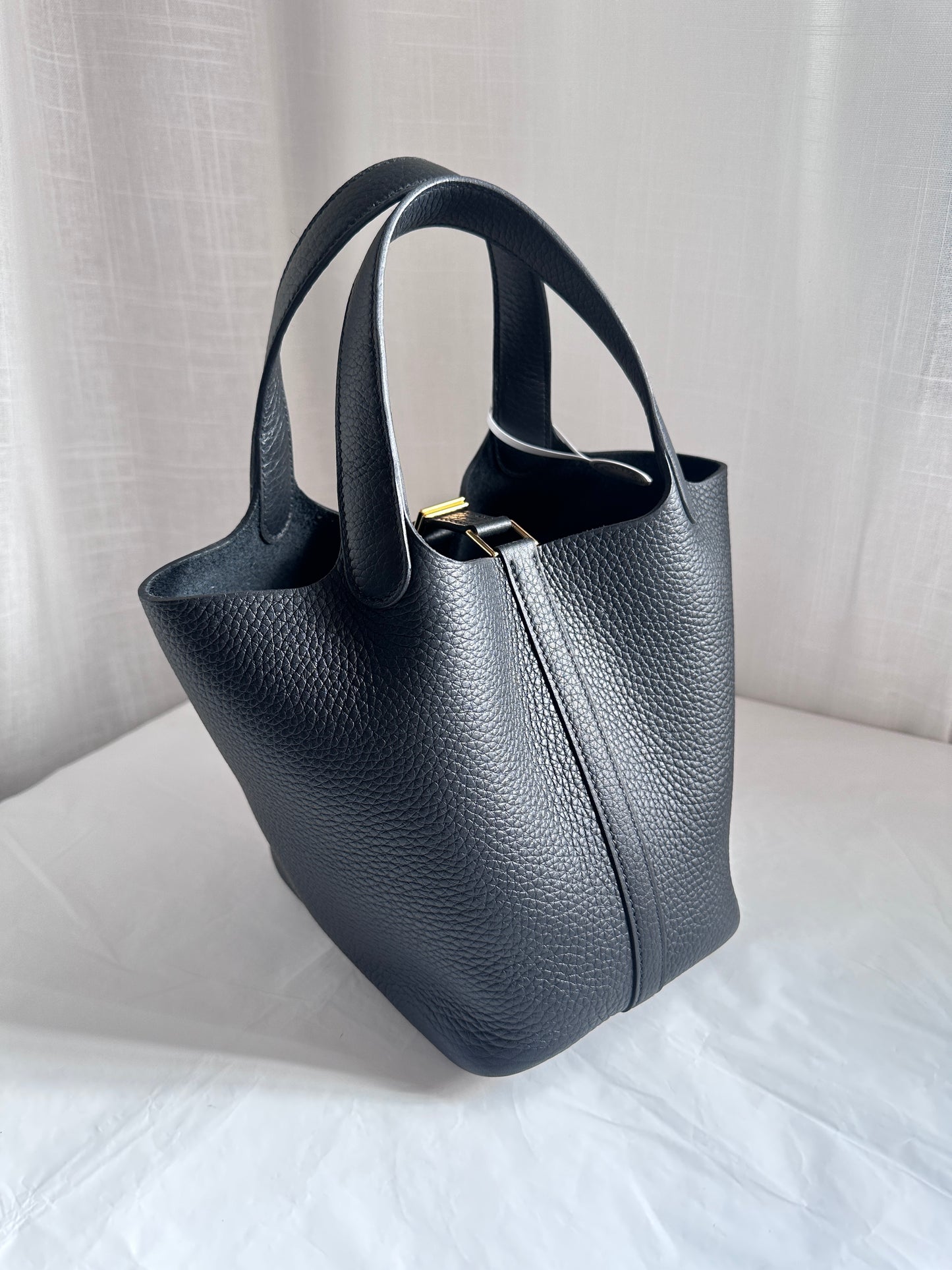 P18 Black GHW
