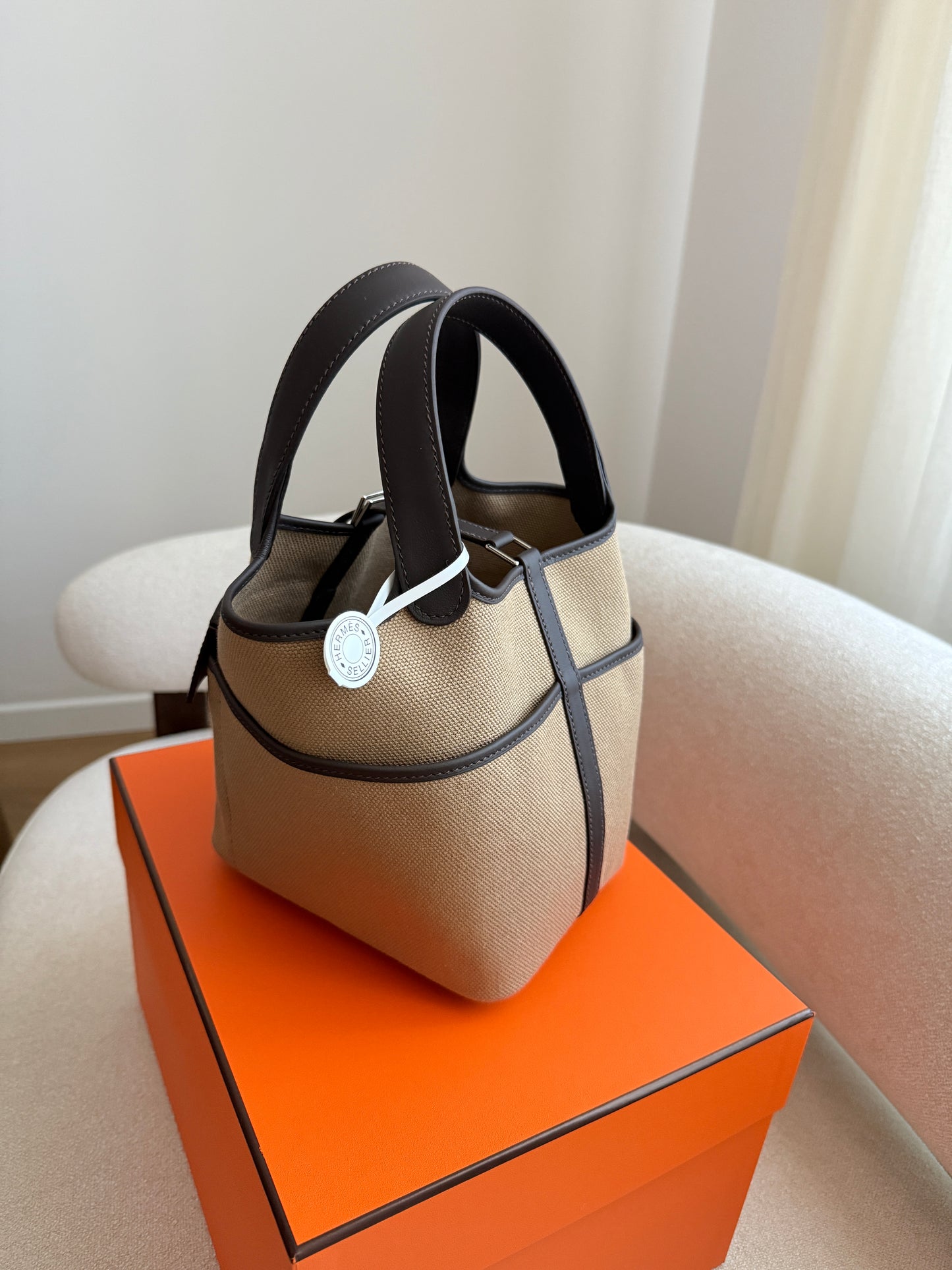 P18 Mousse/Bai Brun PHW