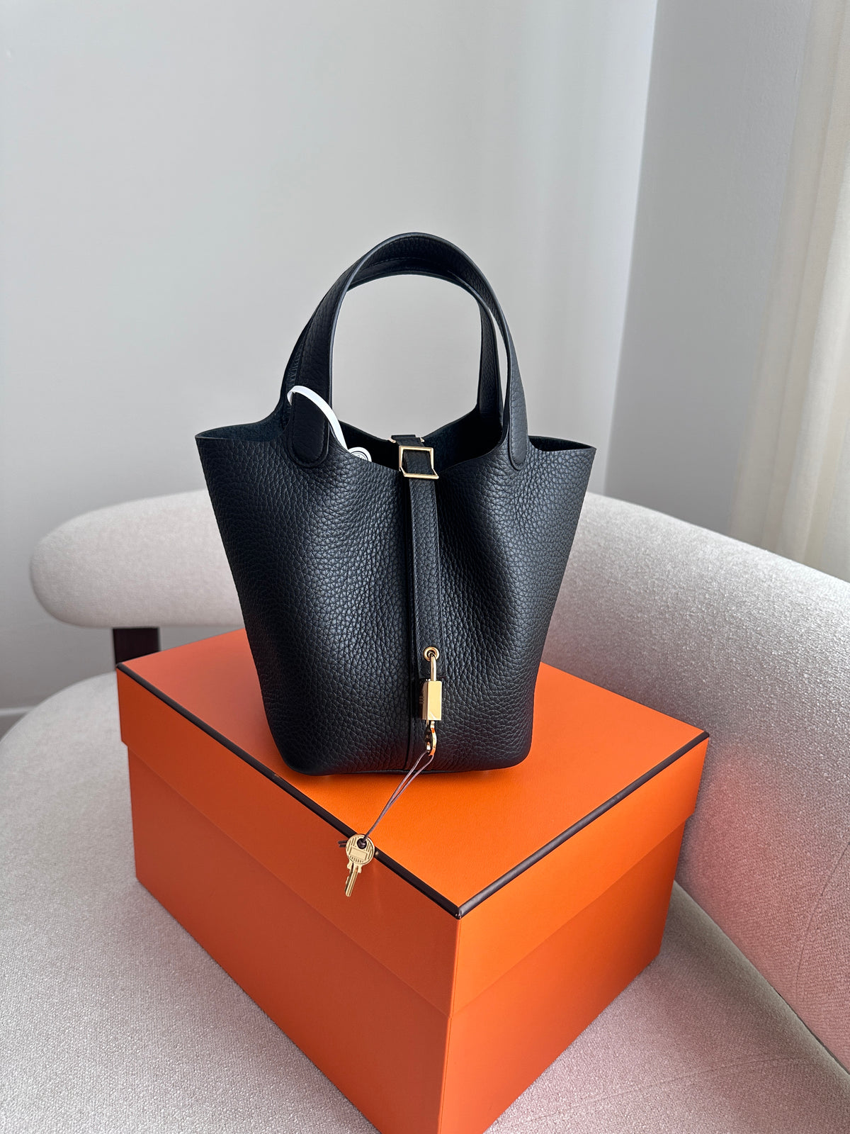 P18 Black GHW