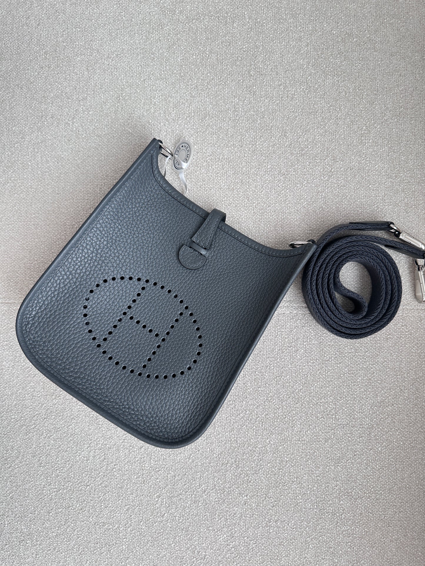 EVELYNE 16 Gris Misty PHW