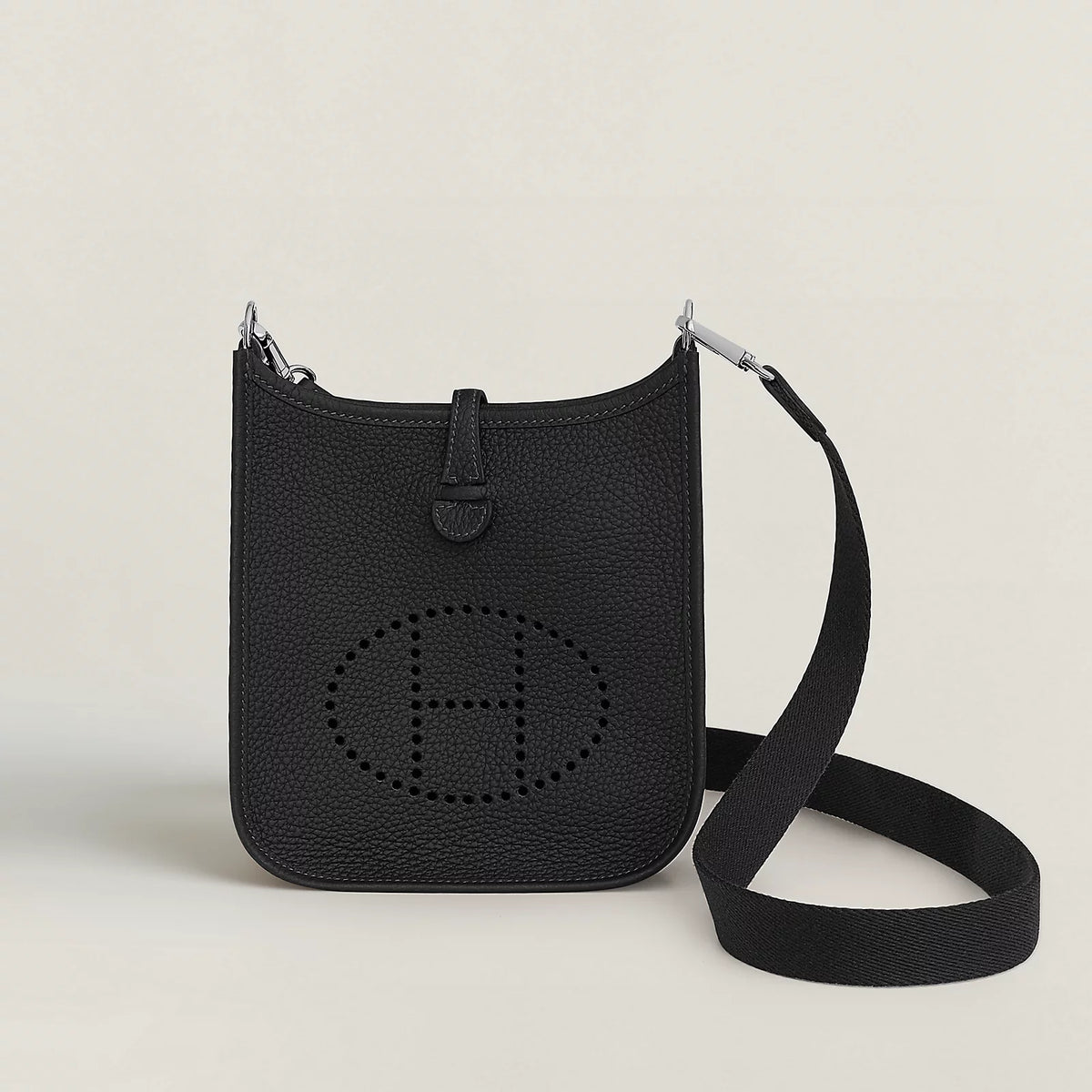 EVELYNE 16 Black PHW